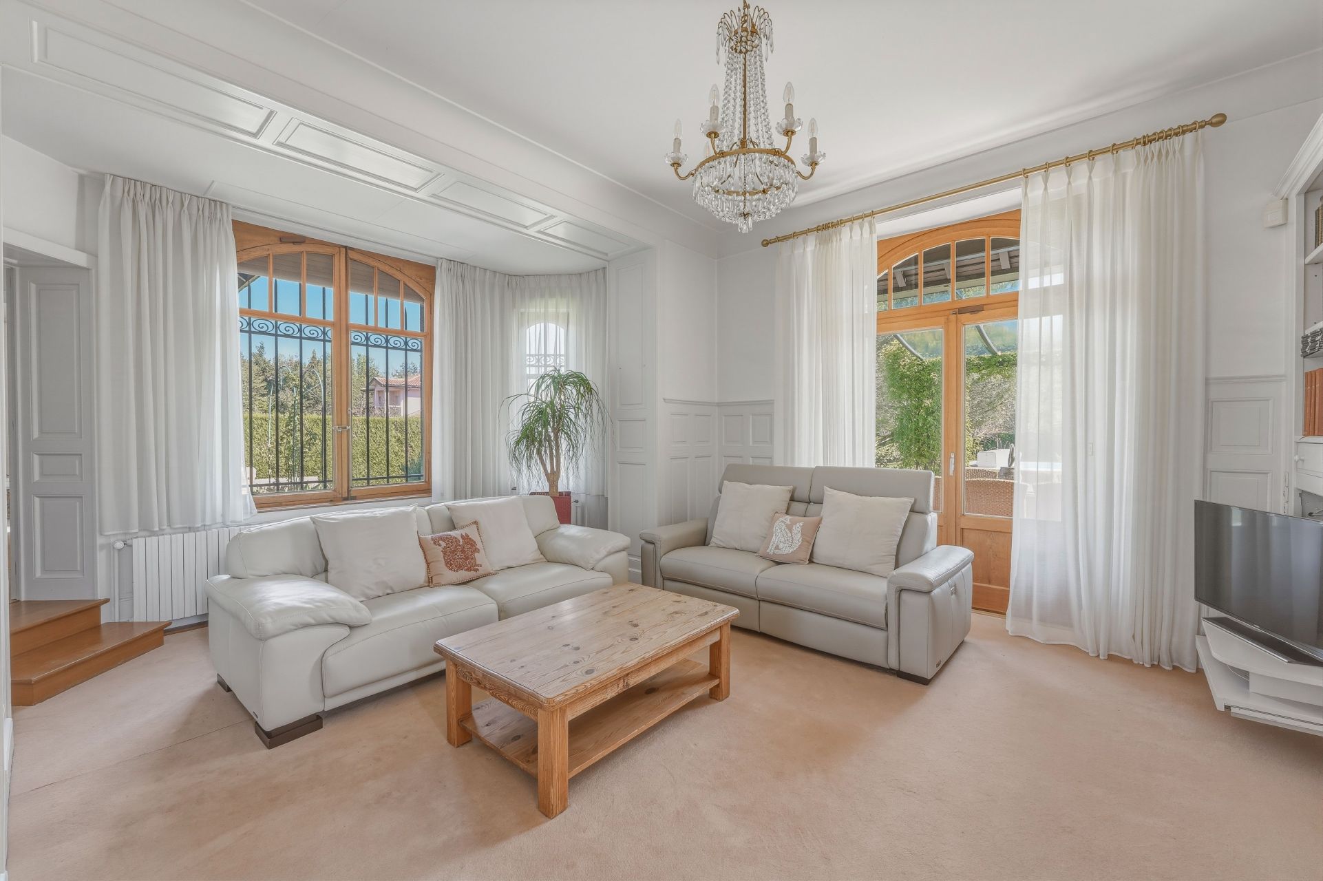 luxury house 9 Rooms for sale on THONON LES BAINS (74200)