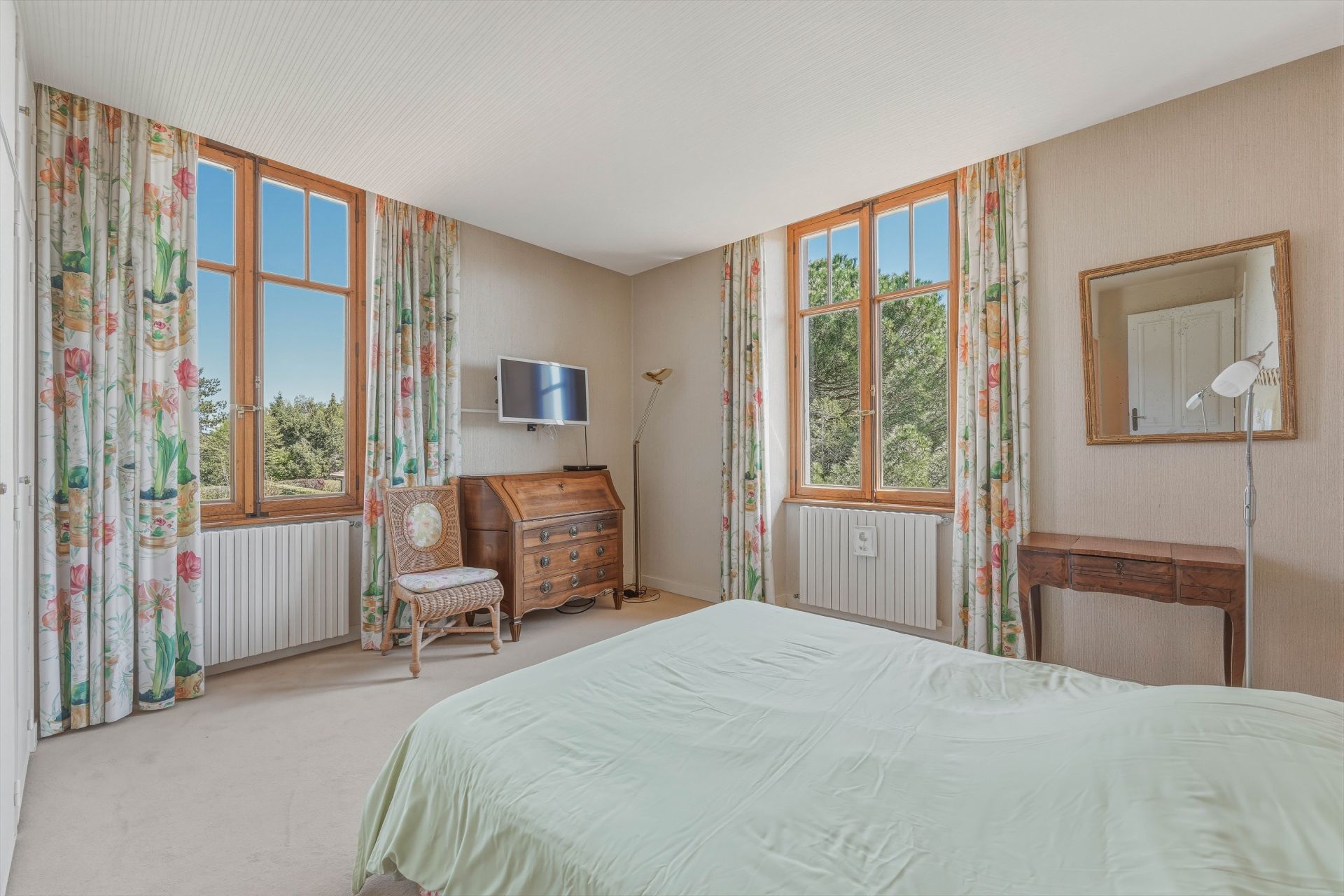luxury house 9 Rooms for sale on THONON LES BAINS (74200)