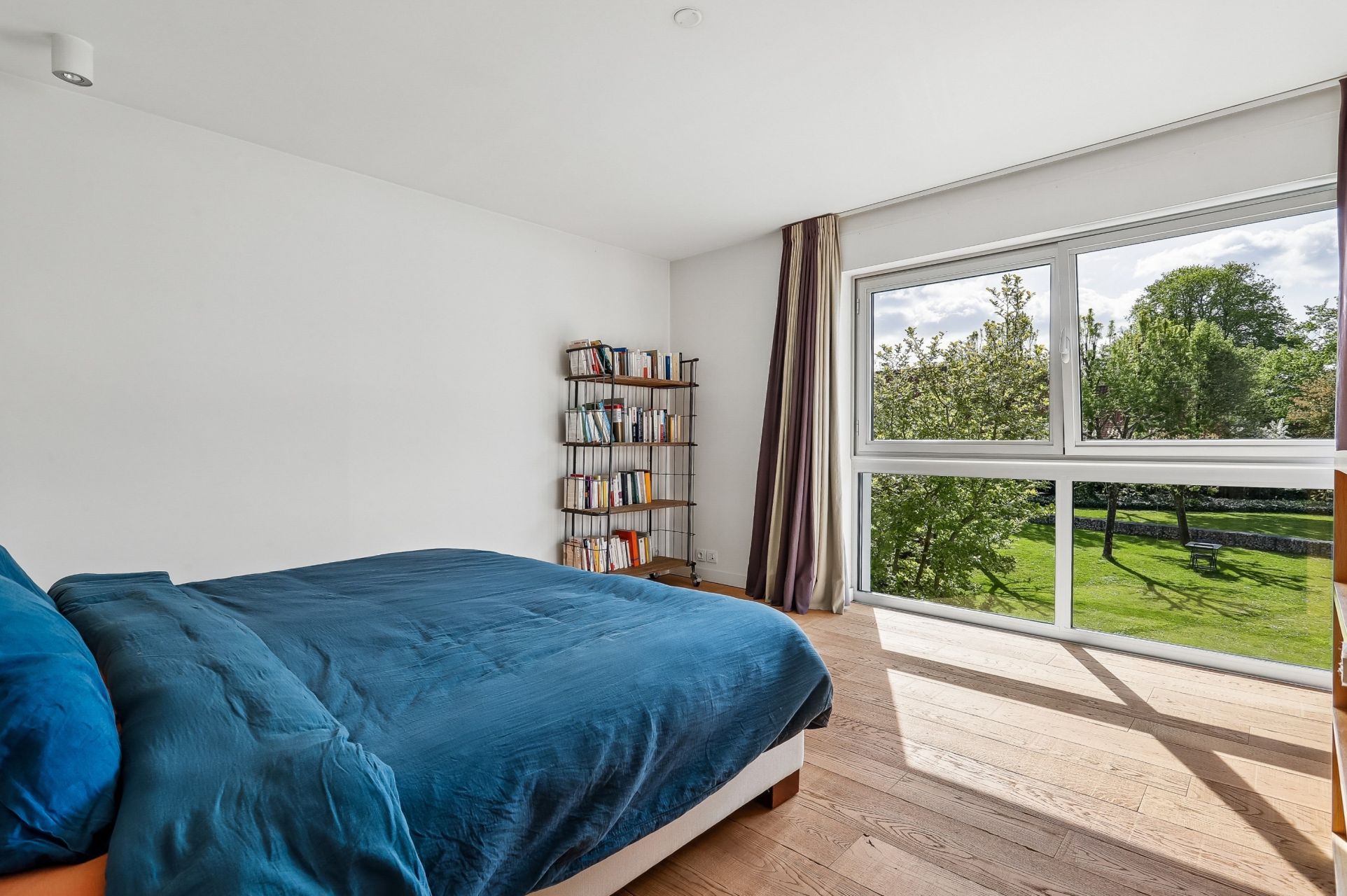 luxury house 9 Rooms for sale on MARCQ EN BAROEUL (59700)