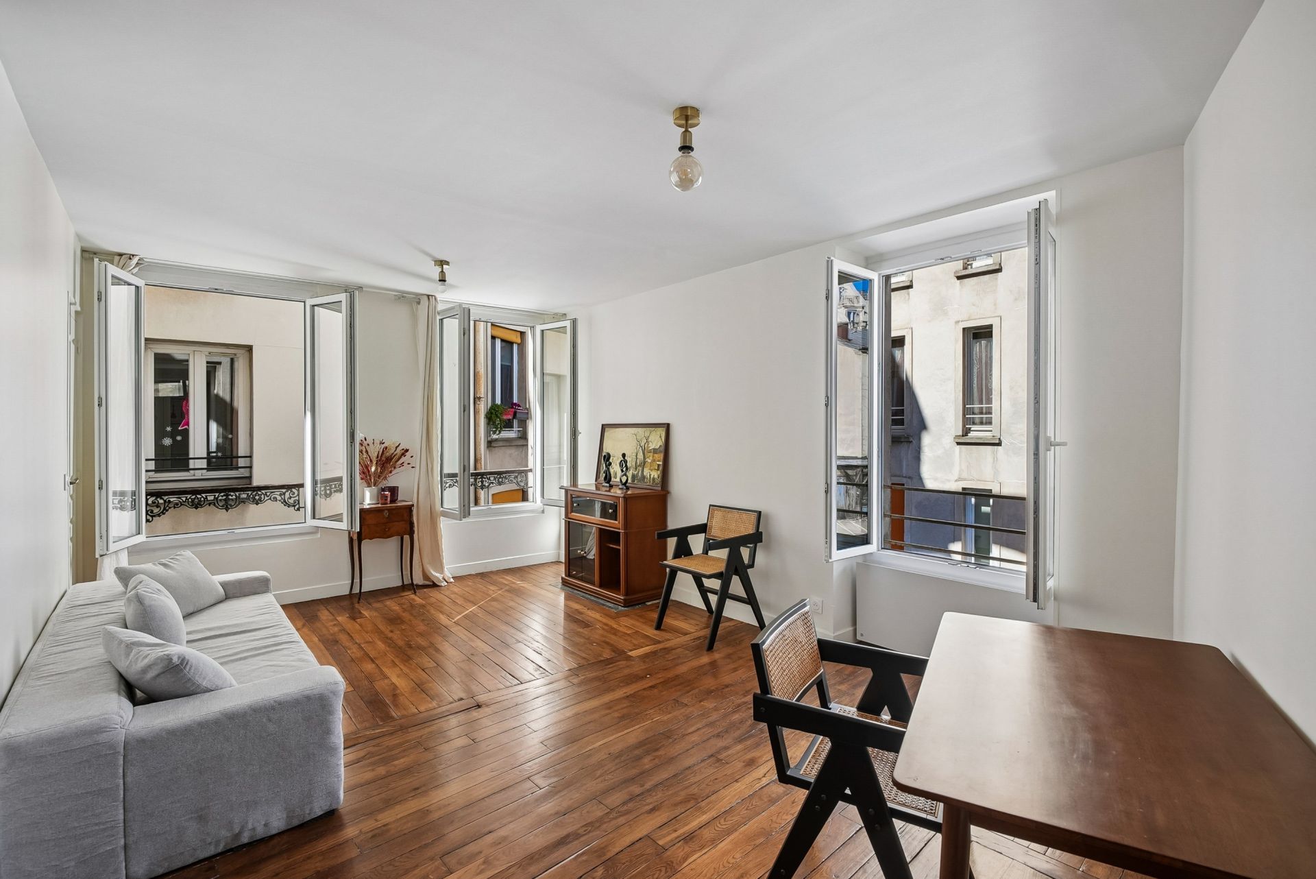 luxury apartment 2 Rooms for sale on PARIS (75018)
