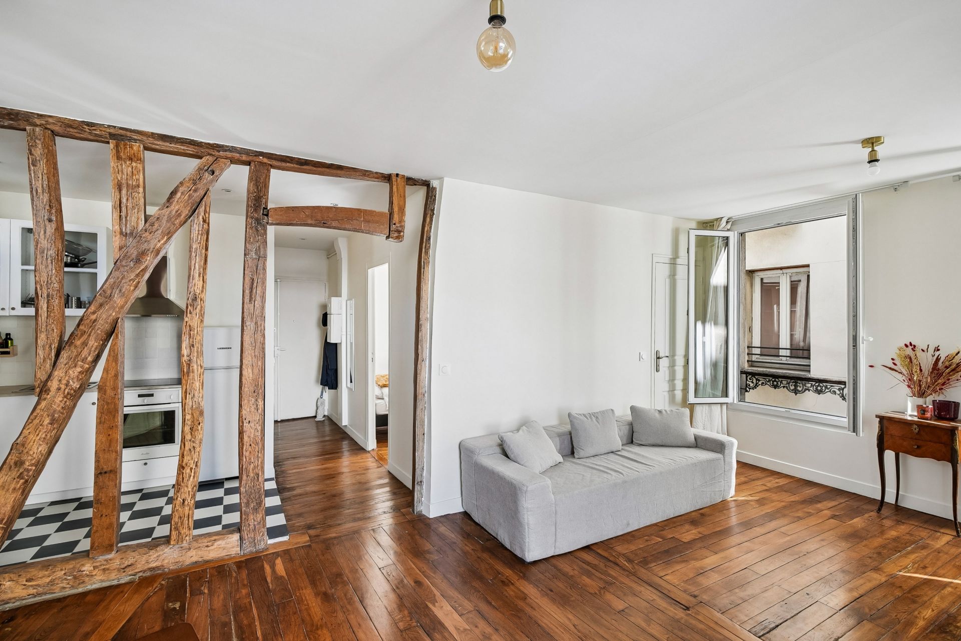 luxury apartment 2 Rooms for sale on PARIS (75018)