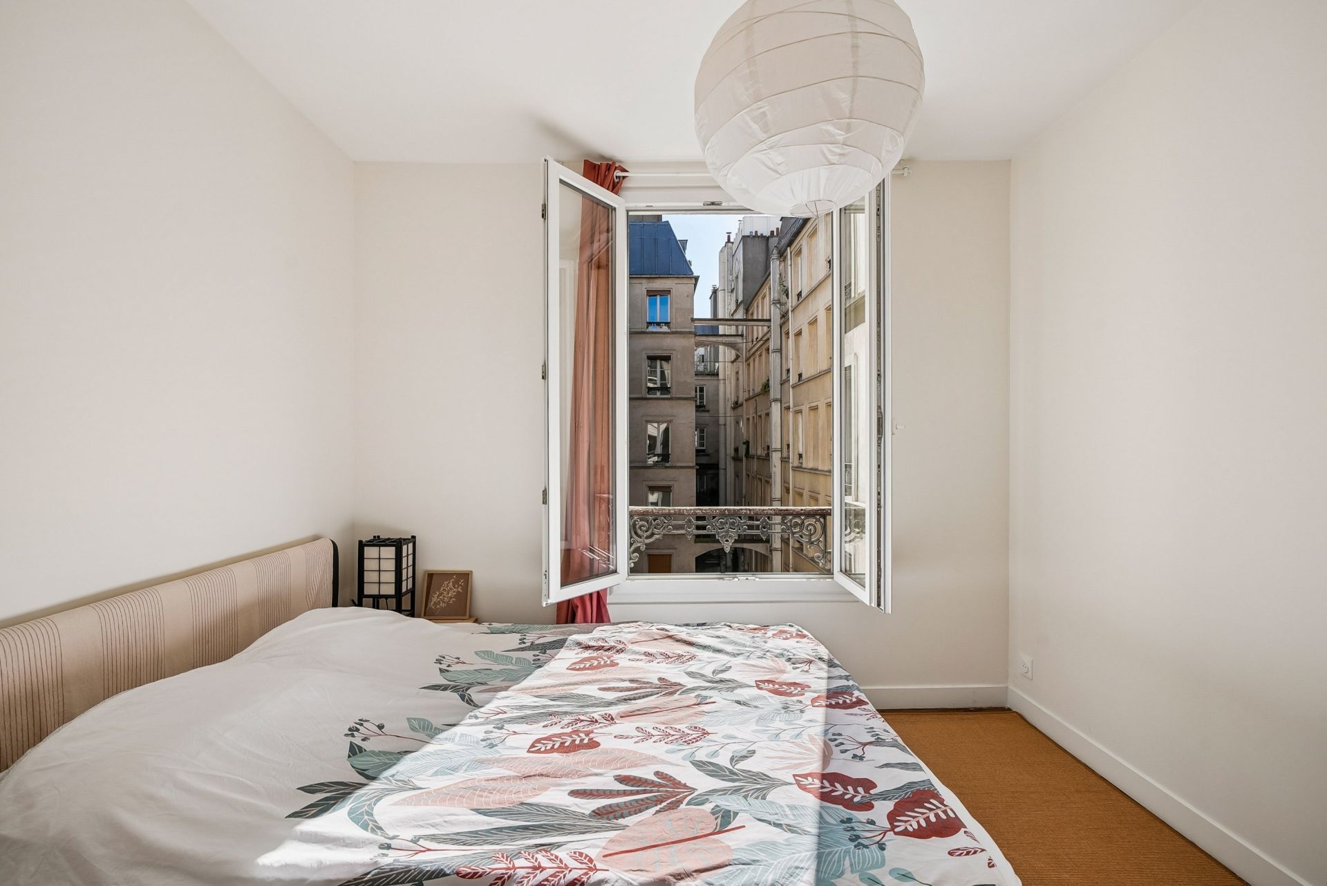 luxury apartment 2 Rooms for sale on PARIS (75018)