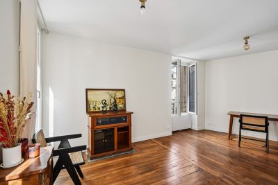 Sale Luxury apartment Paris 18 2&nbsp;Rooms 46.95&nbsp;m²