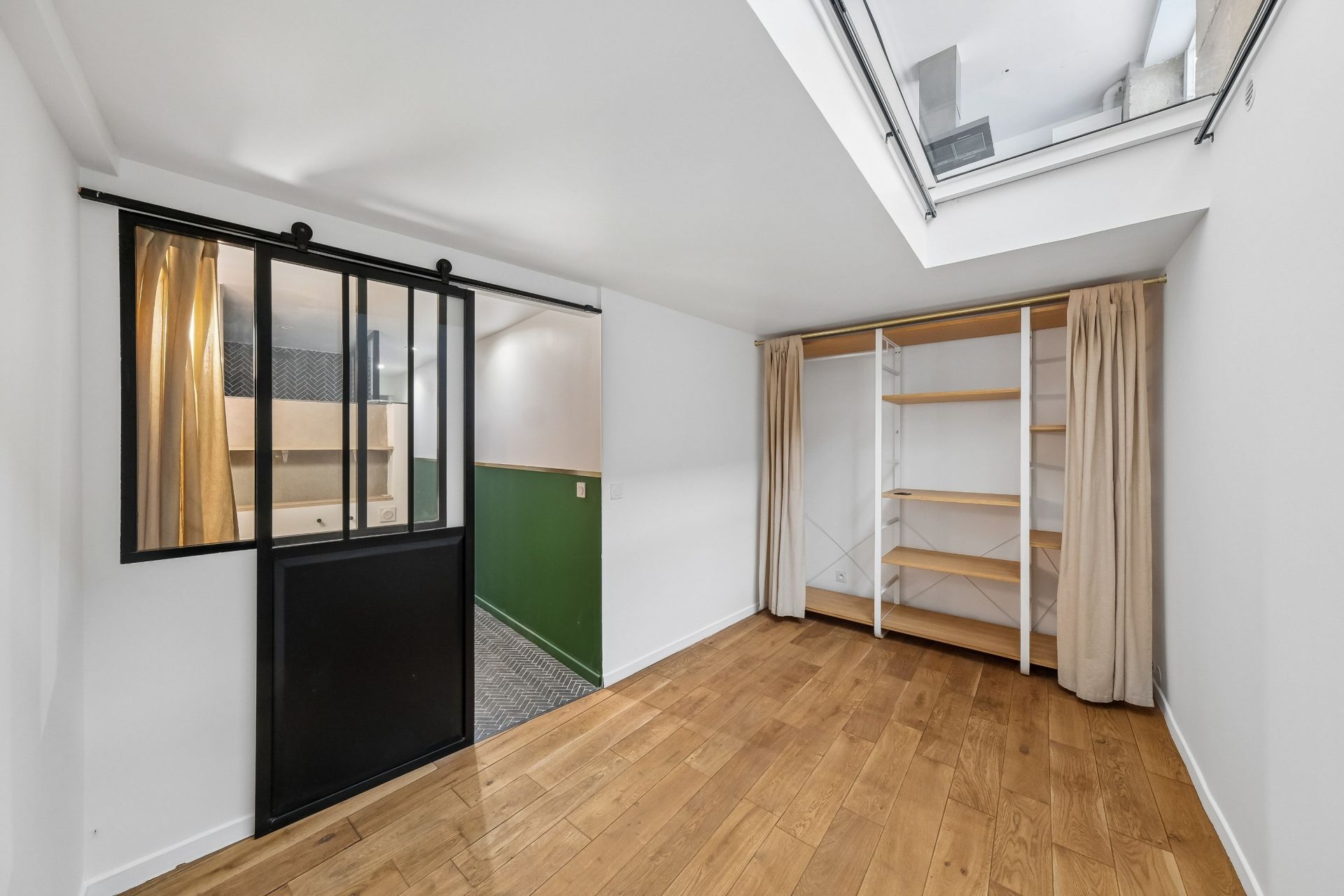 luxury loft 6 Rooms for sale on PARIS (75018)