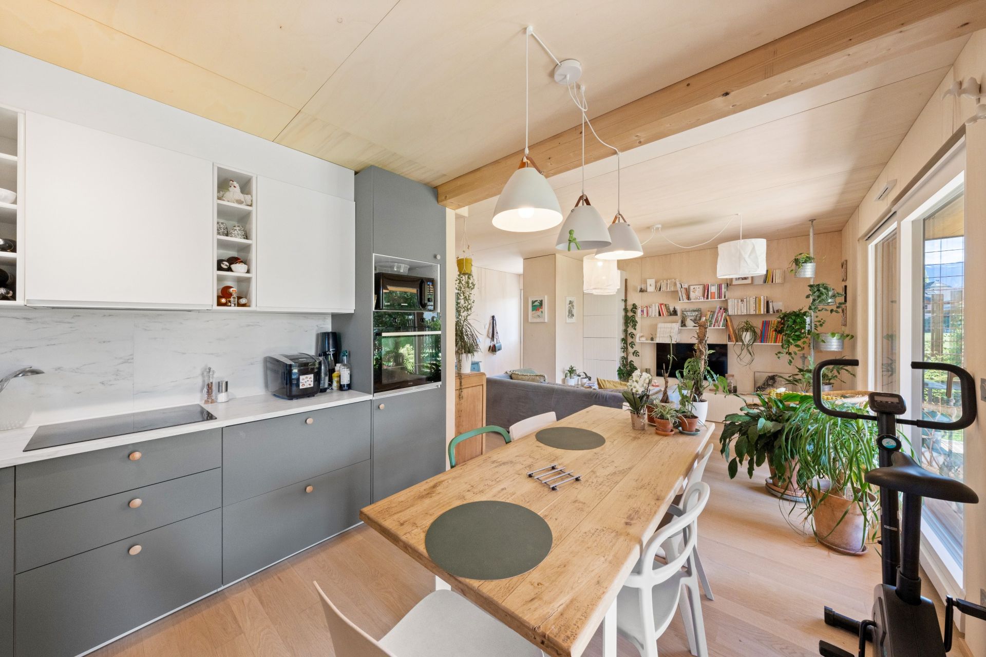 luxury house 9 Rooms for sale on THONON LES BAINS (74200)