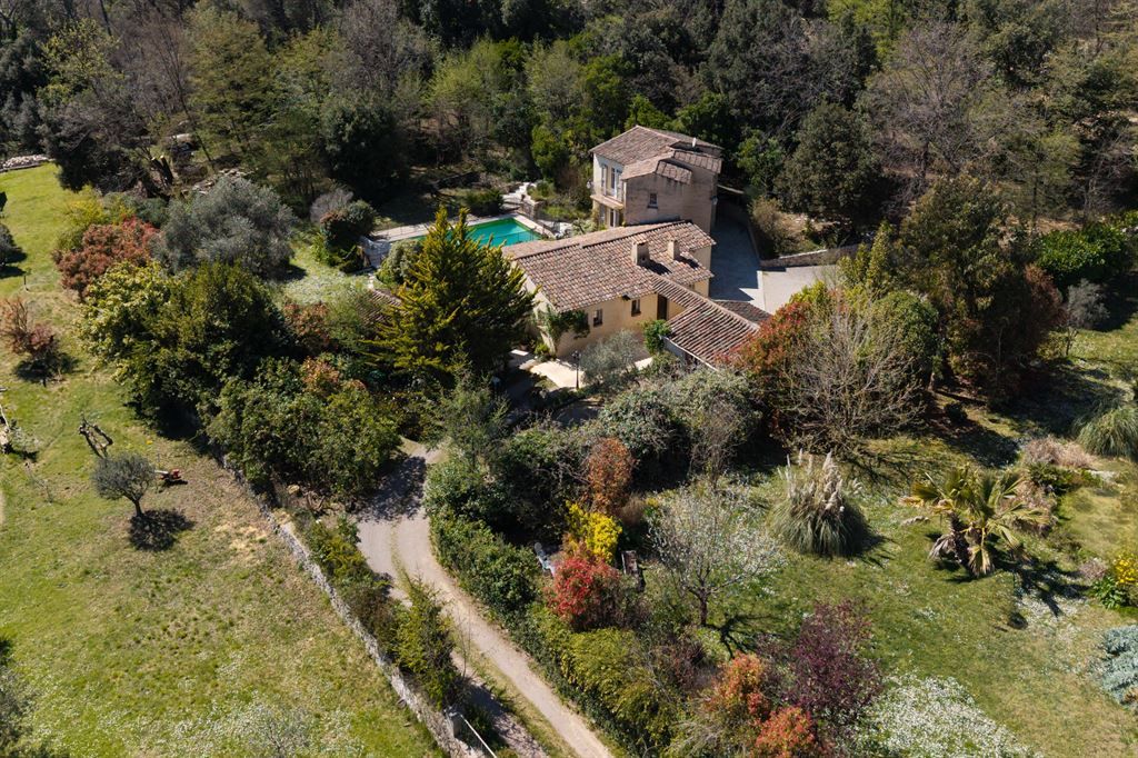 luxury villa 5 Rooms for sale on ROQUEFORT LES PINS (06330)