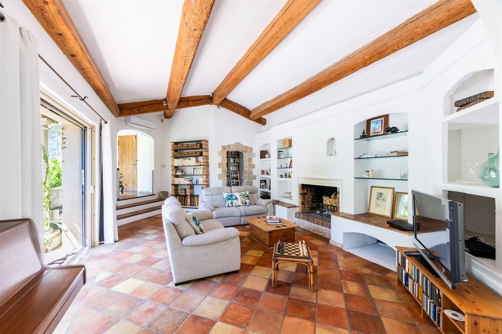 luxury villa 5 Rooms for sale on ROQUEFORT LES PINS (06330)