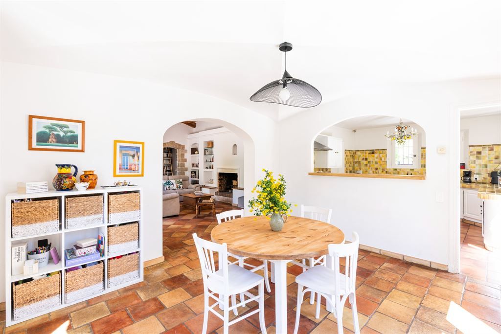 luxury villa 5 Rooms for sale on ROQUEFORT LES PINS (06330)