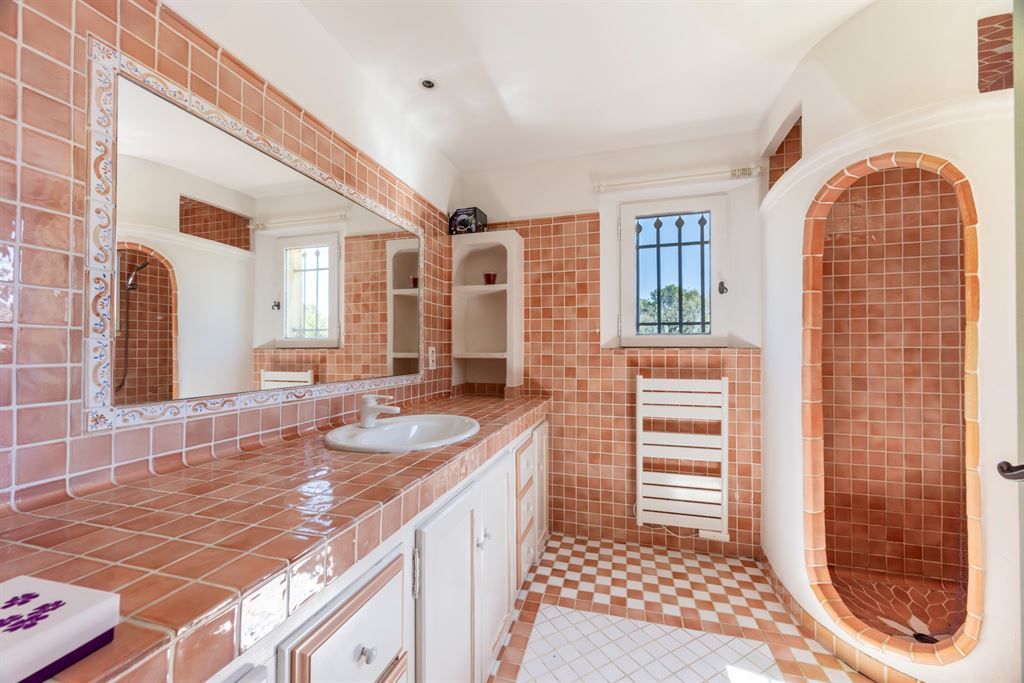 luxury villa 5 Rooms for sale on ROQUEFORT LES PINS (06330)