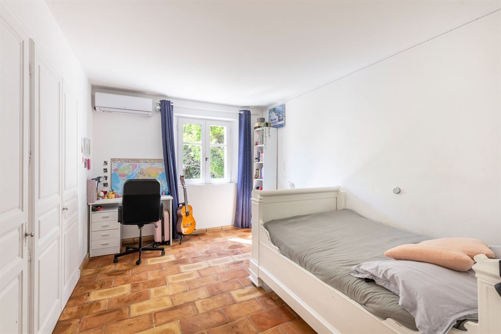 luxury villa 5 Rooms for sale on ROQUEFORT LES PINS (06330)