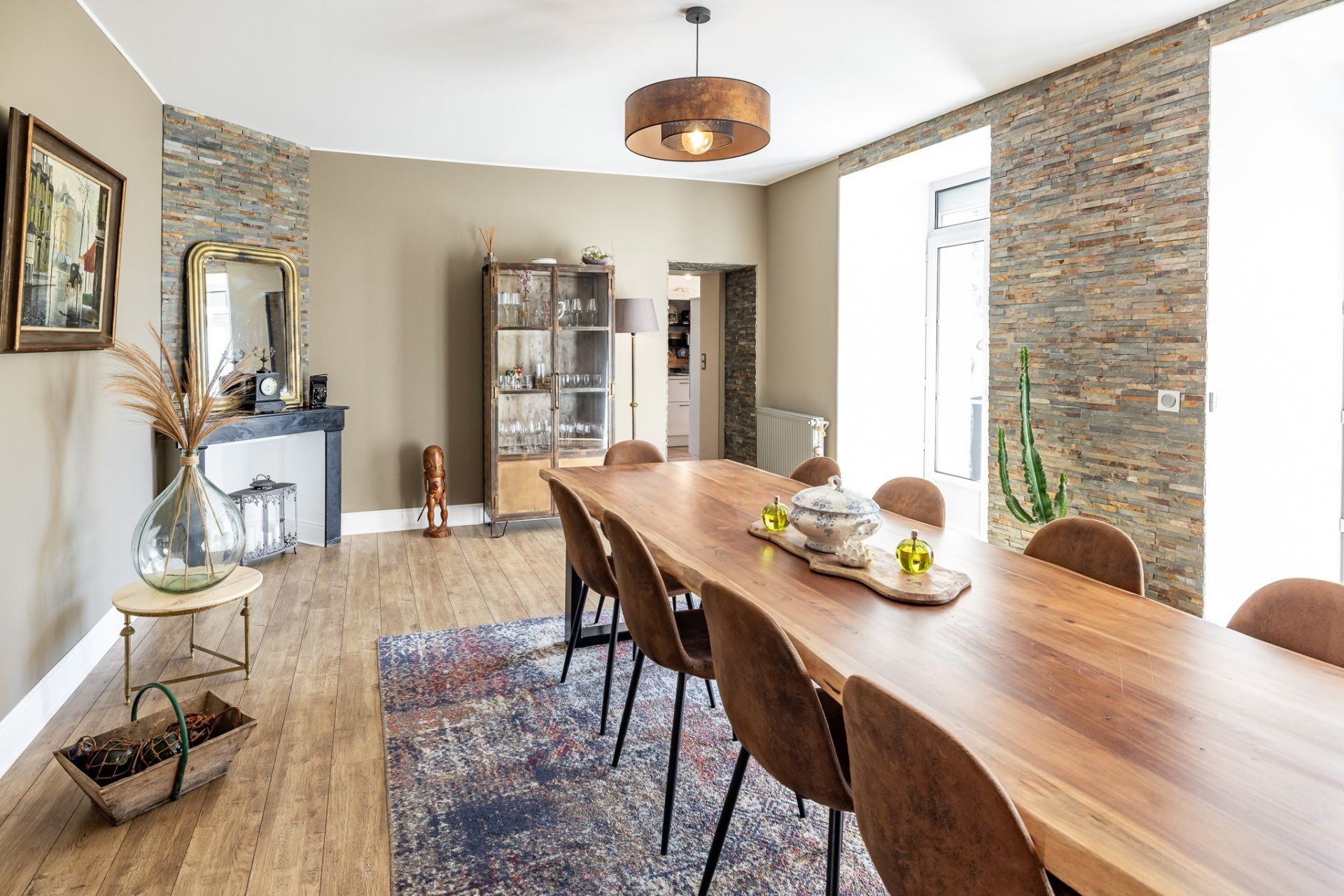 luxury house 10 Rooms for sale on BRANTOME (24310)