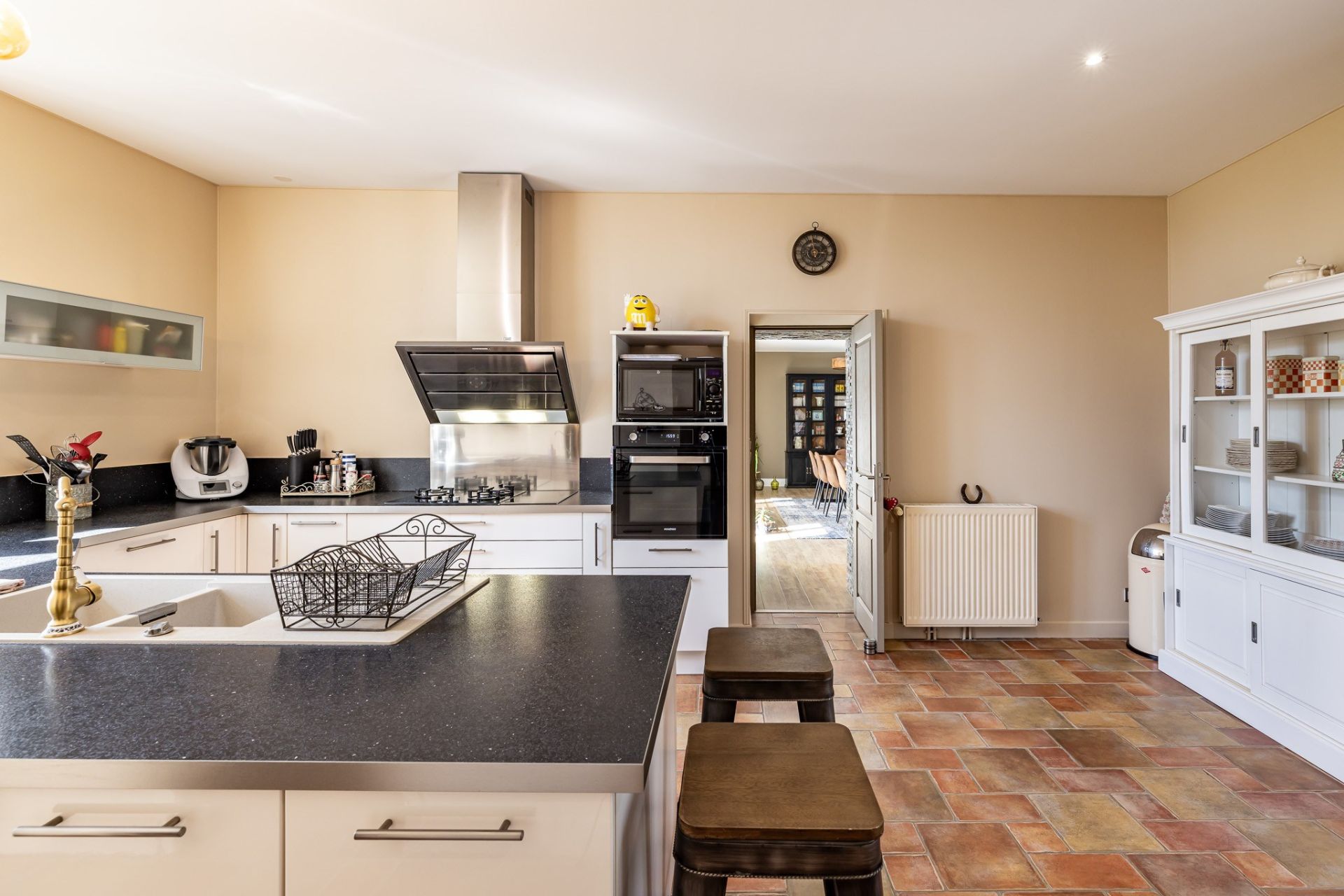 luxury house 10 Rooms for sale on BRANTOME (24310)