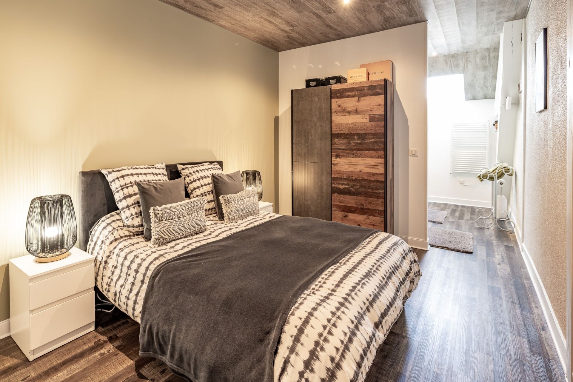 luxury house 10 Rooms for sale on BRANTOME (24310)