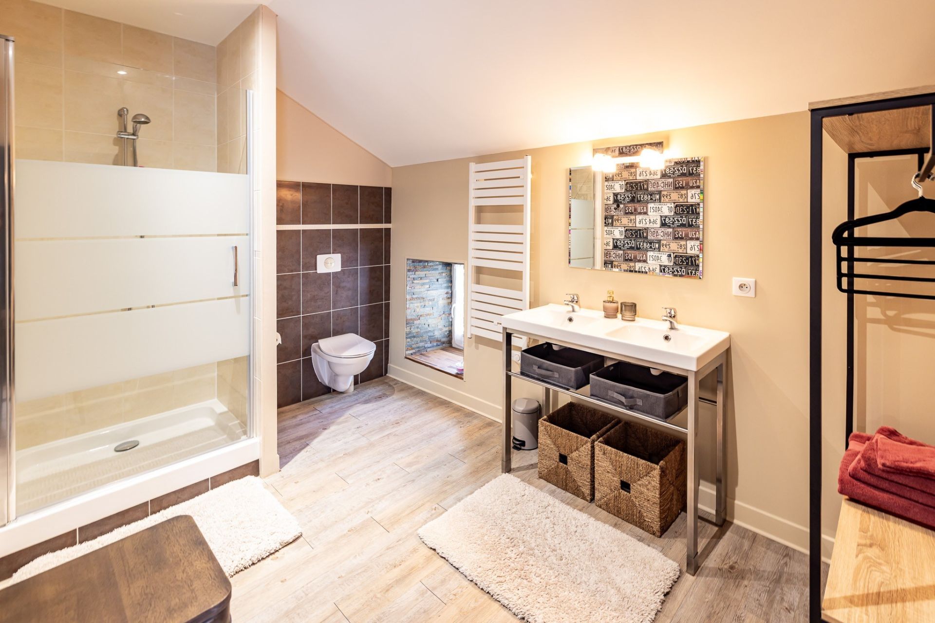 luxury house 10 Rooms for sale on BRANTOME (24310)