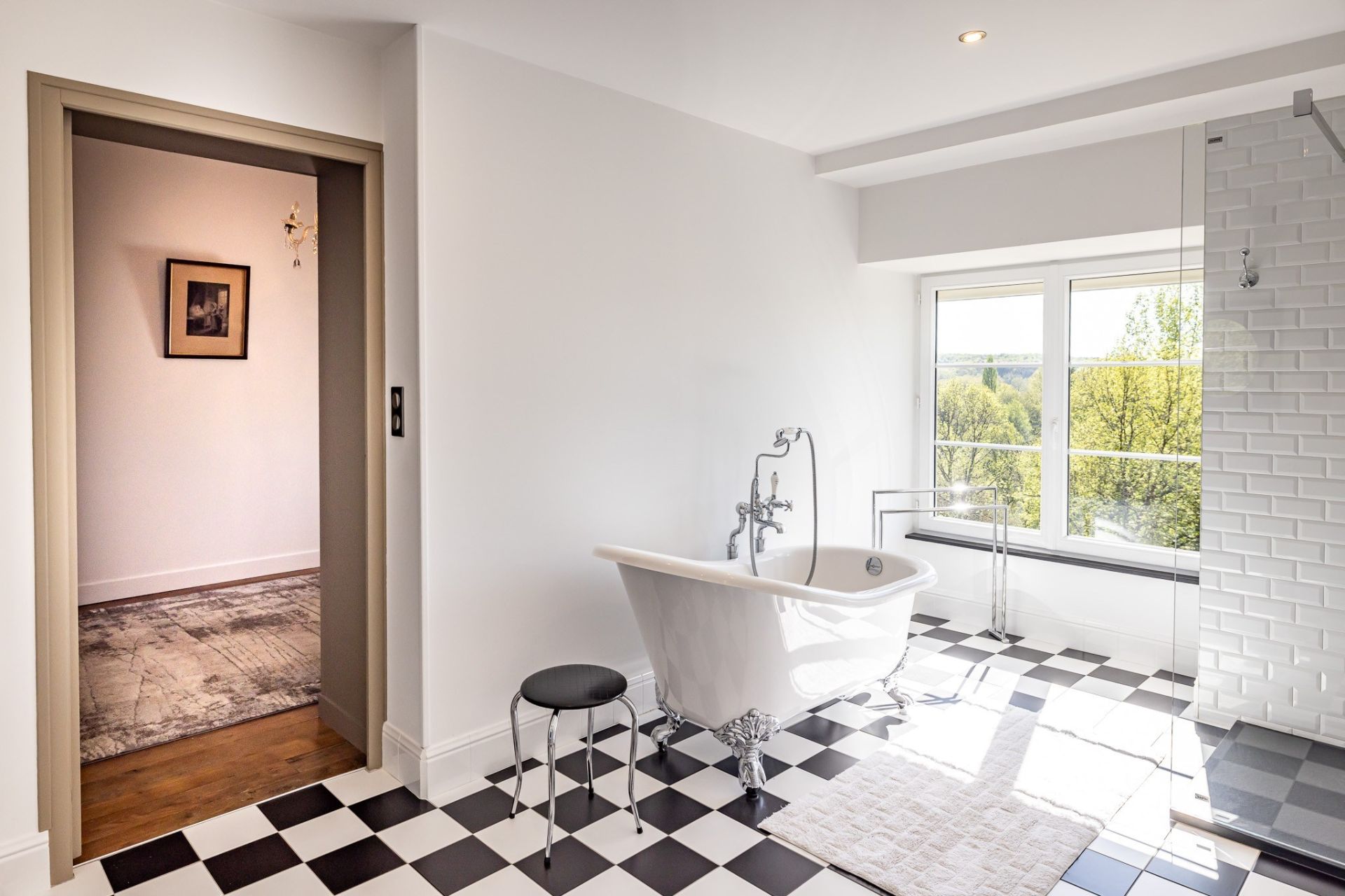 luxury house 10 Rooms for sale on BRANTOME (24310)