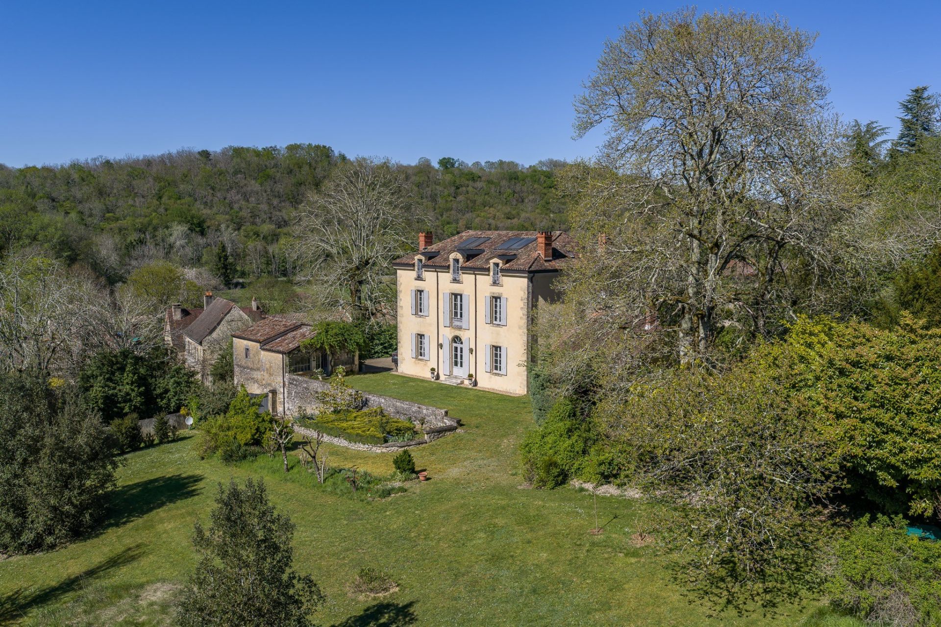maison de luxe 14 Pièces en vente sur BERGERAC (24100)