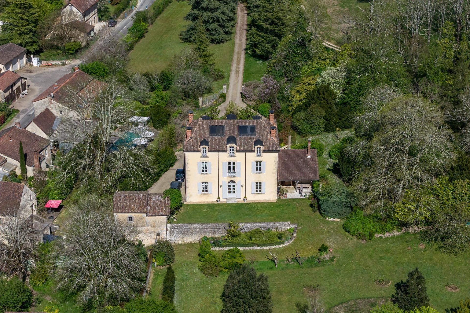 luxury house 14 Rooms for sale on BERGERAC (24100)