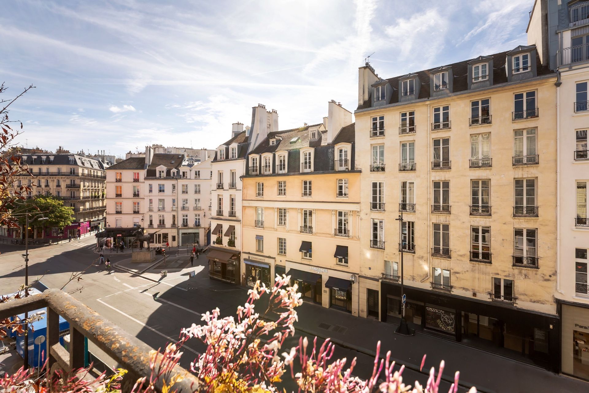 luxury apartment 4 Rooms for sale on PARIS (75007)