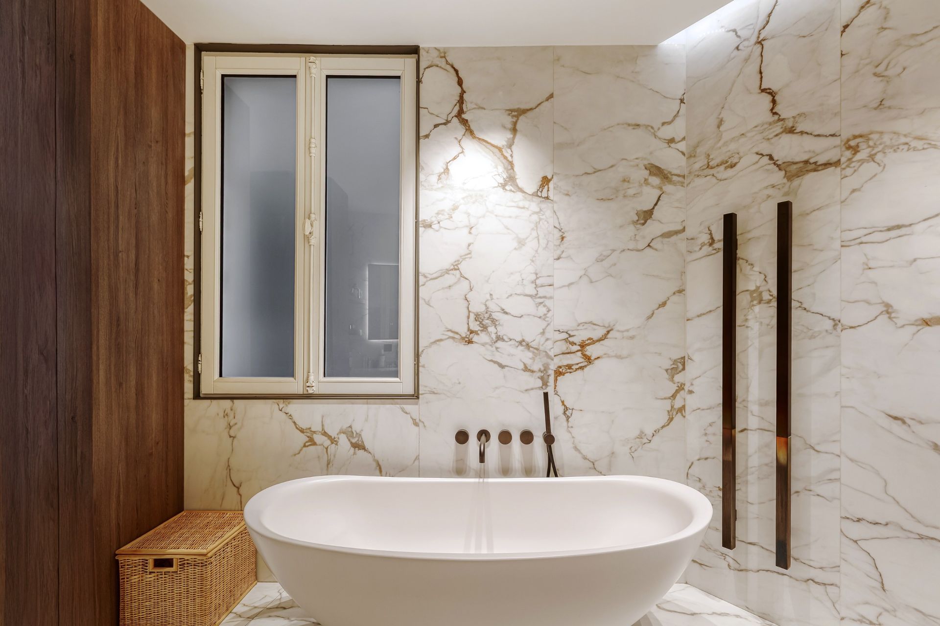 luxury apartment 4 Rooms for sale on PARIS (75007)