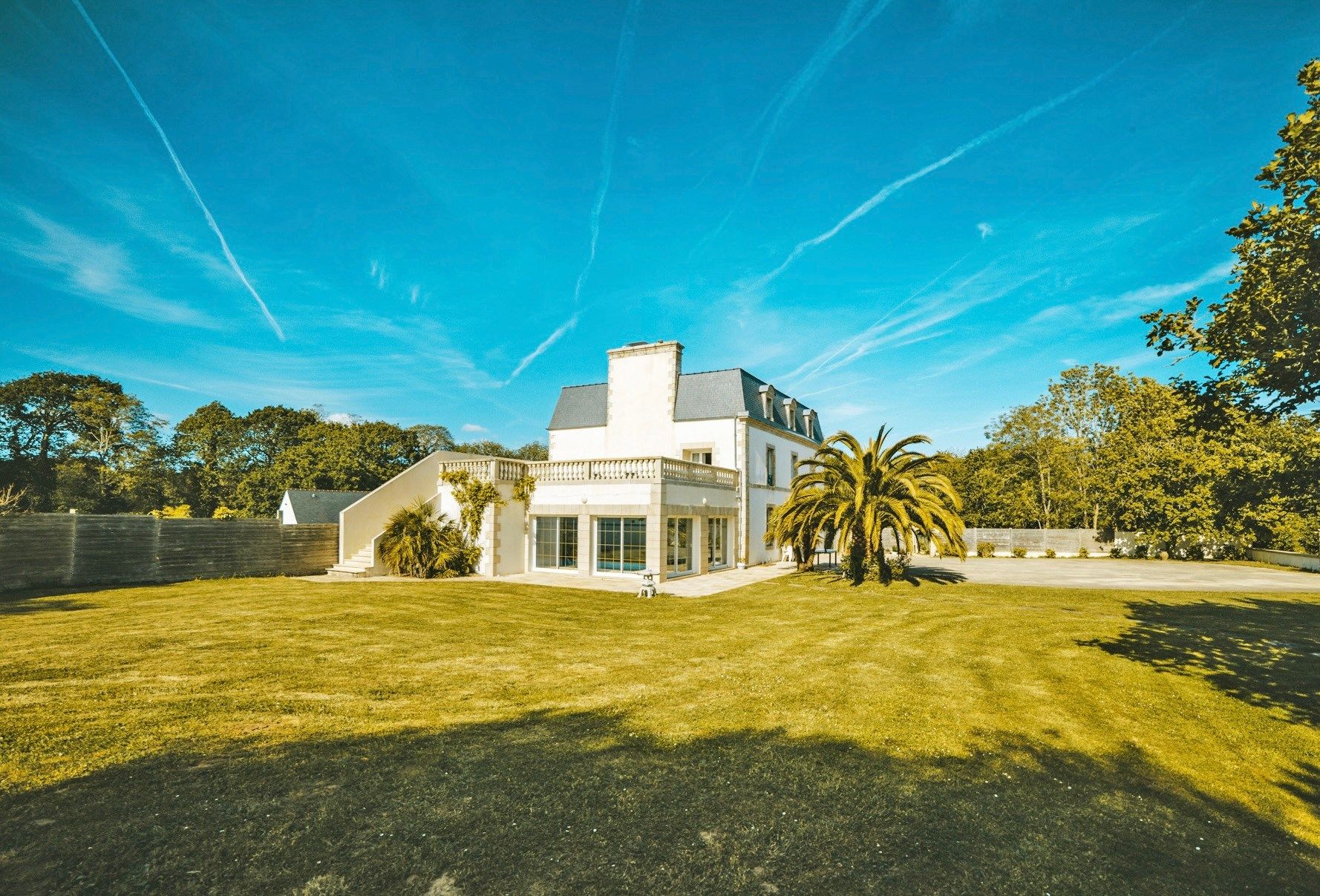 luxury house 17 Rooms for sale on PLOMEUR (29120)