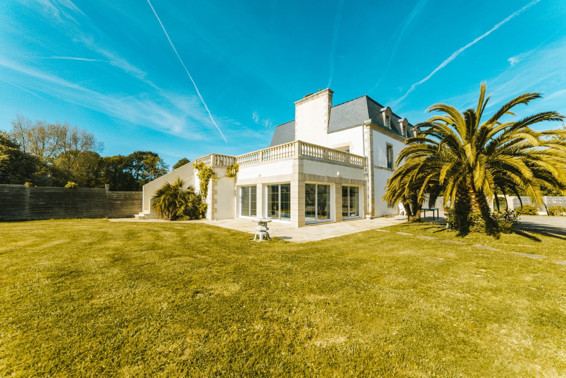 luxury house 17 Rooms for sale on PLOMEUR (29120)