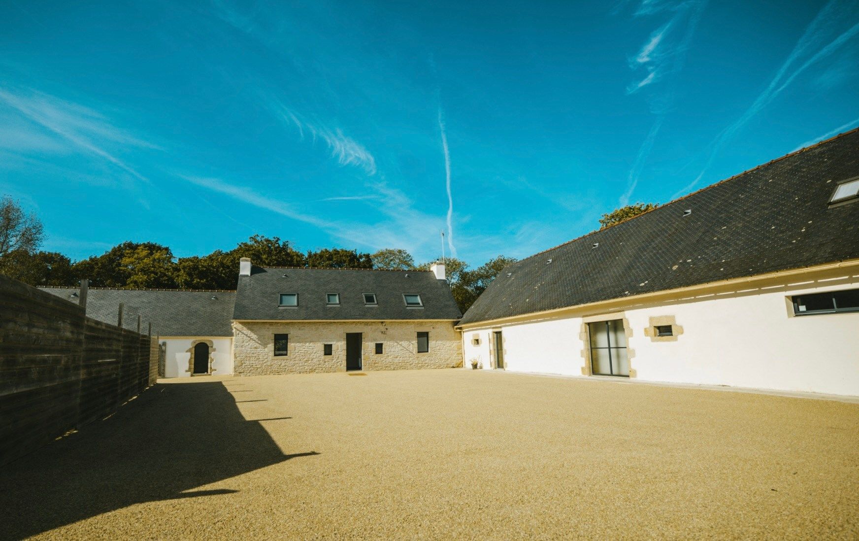 luxury house 17 Rooms for sale on PLOMEUR (29120)