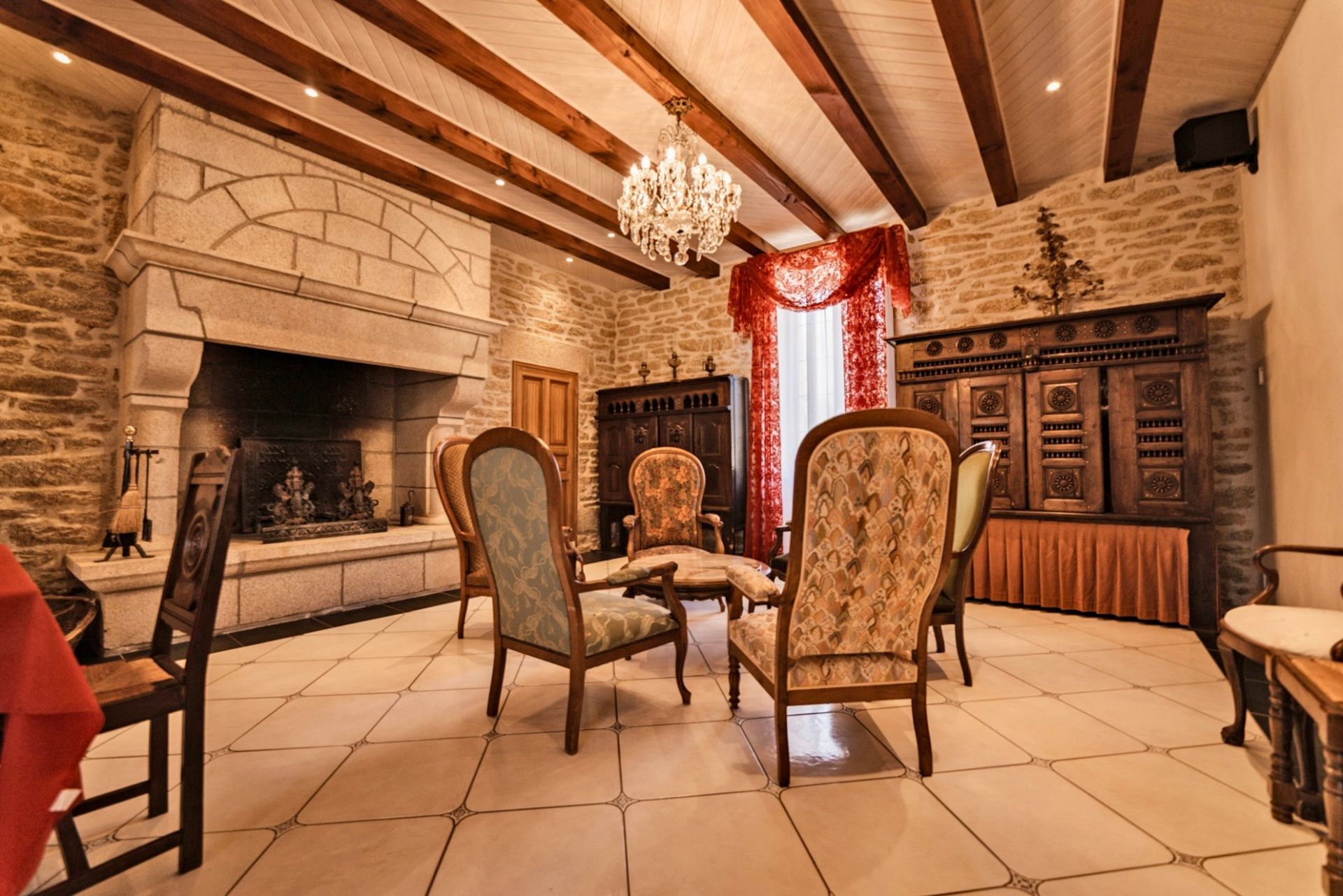 luxury house 17 Rooms for sale on PLOMEUR (29120)