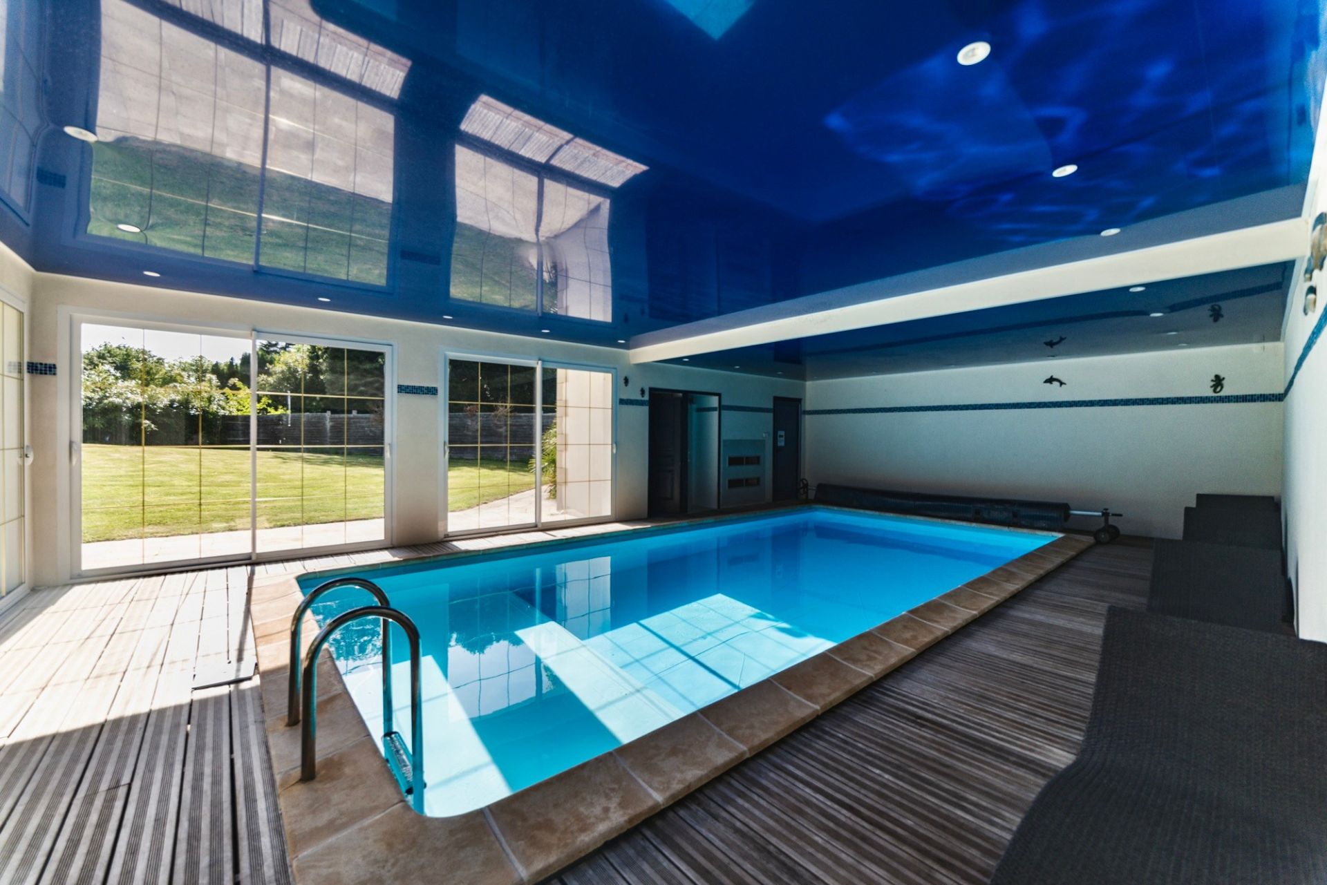 luxury house 17 Rooms for sale on PLOMEUR (29120)