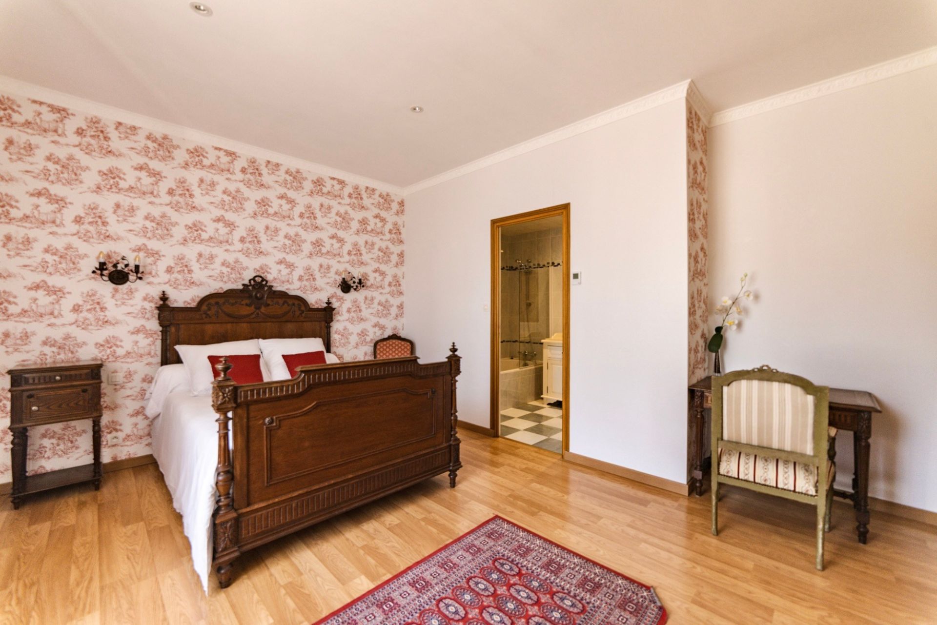 luxury house 17 Rooms for sale on PLOMEUR (29120)