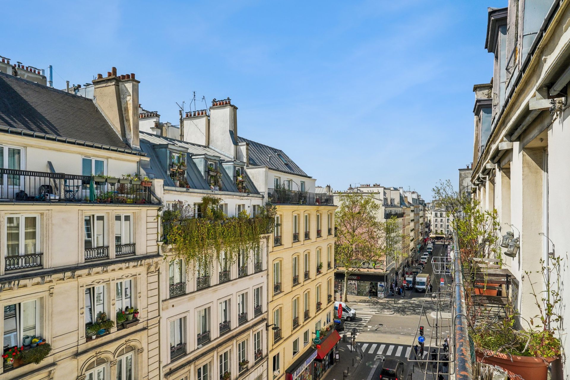 luxury apartment 5 Rooms for sale on PARIS (75010)