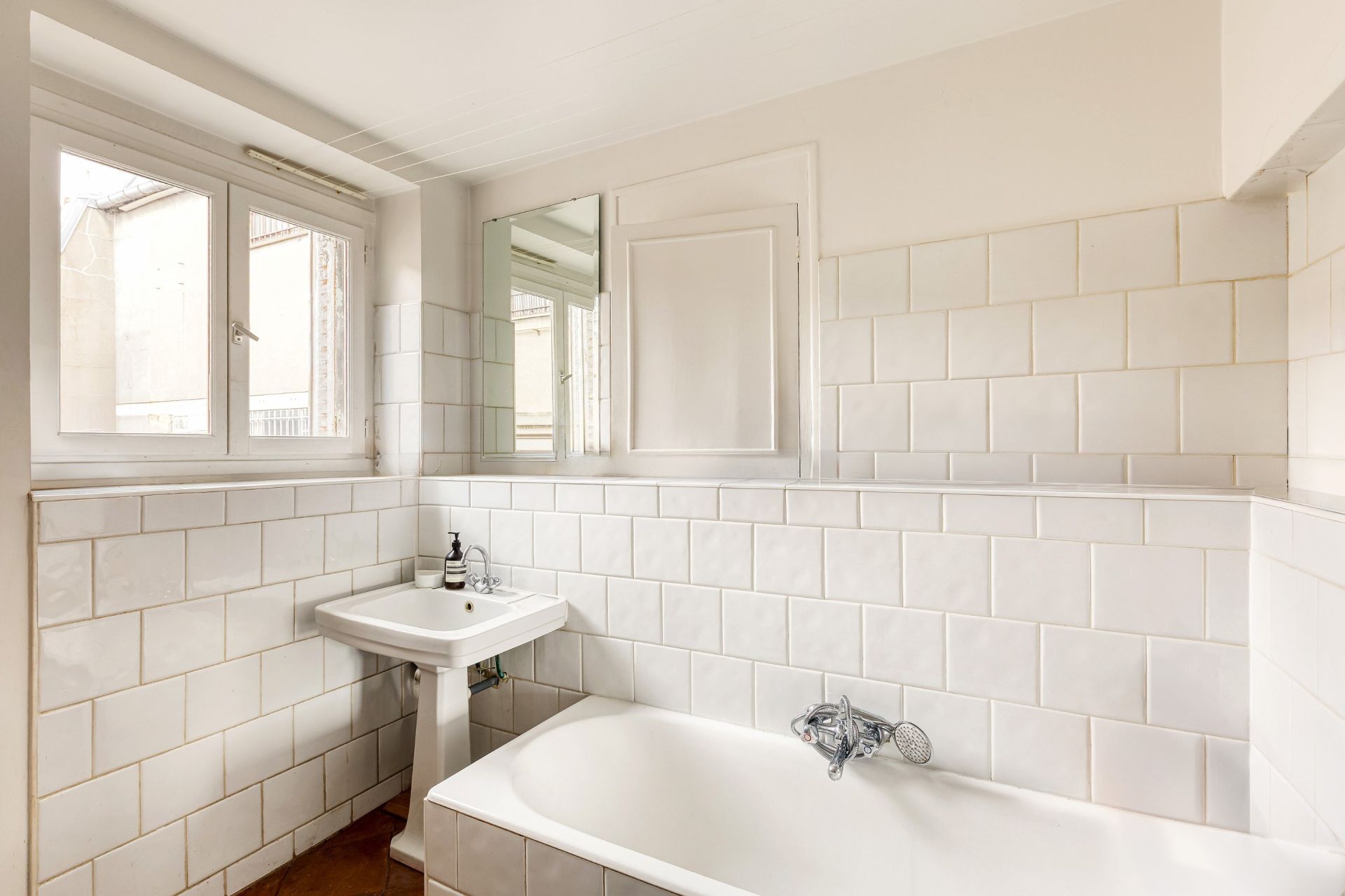 luxury apartment 5 Rooms for sale on PARIS (75010)