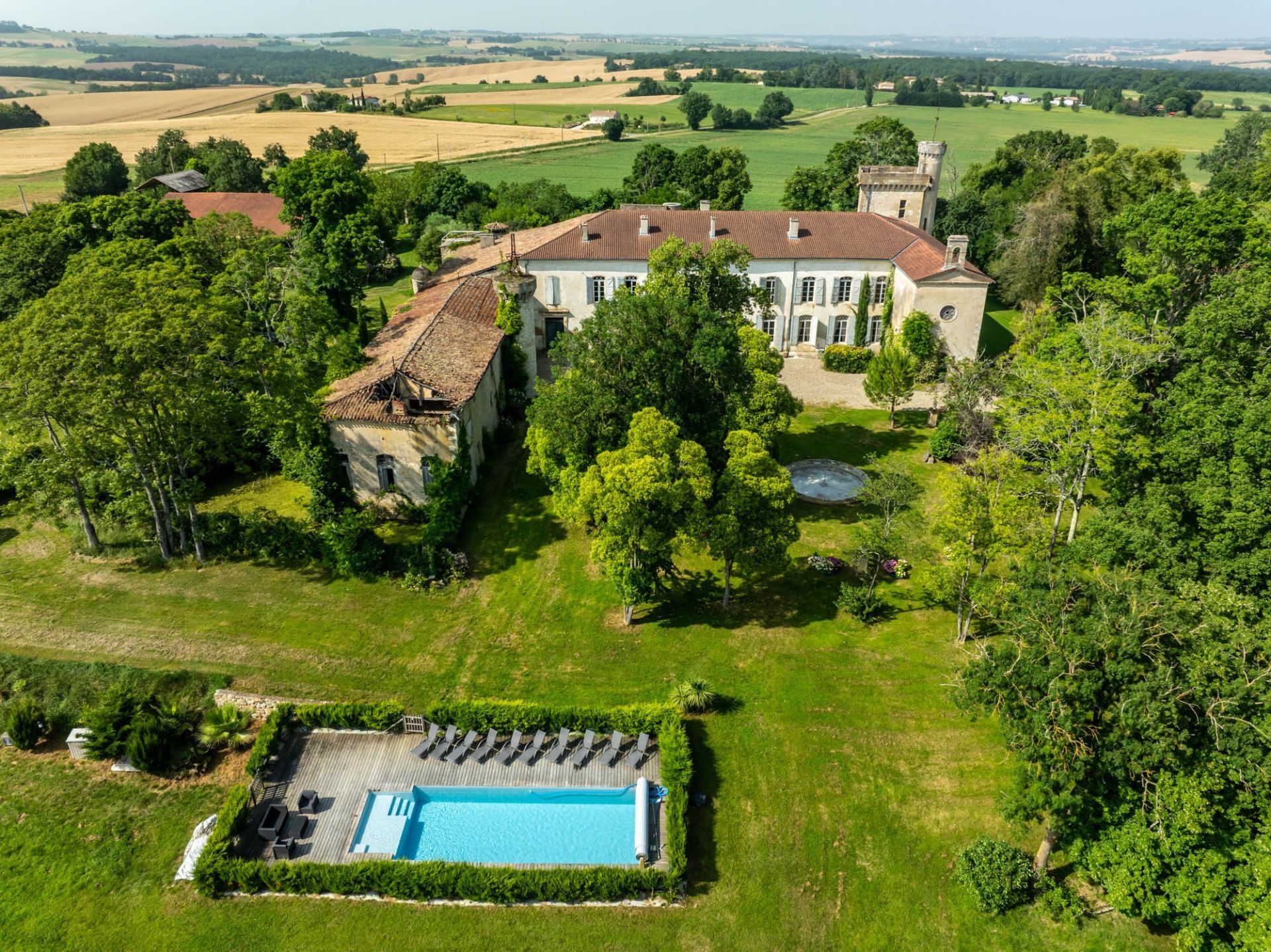 castle 30 Rooms for sale on LECTOURE (32700)