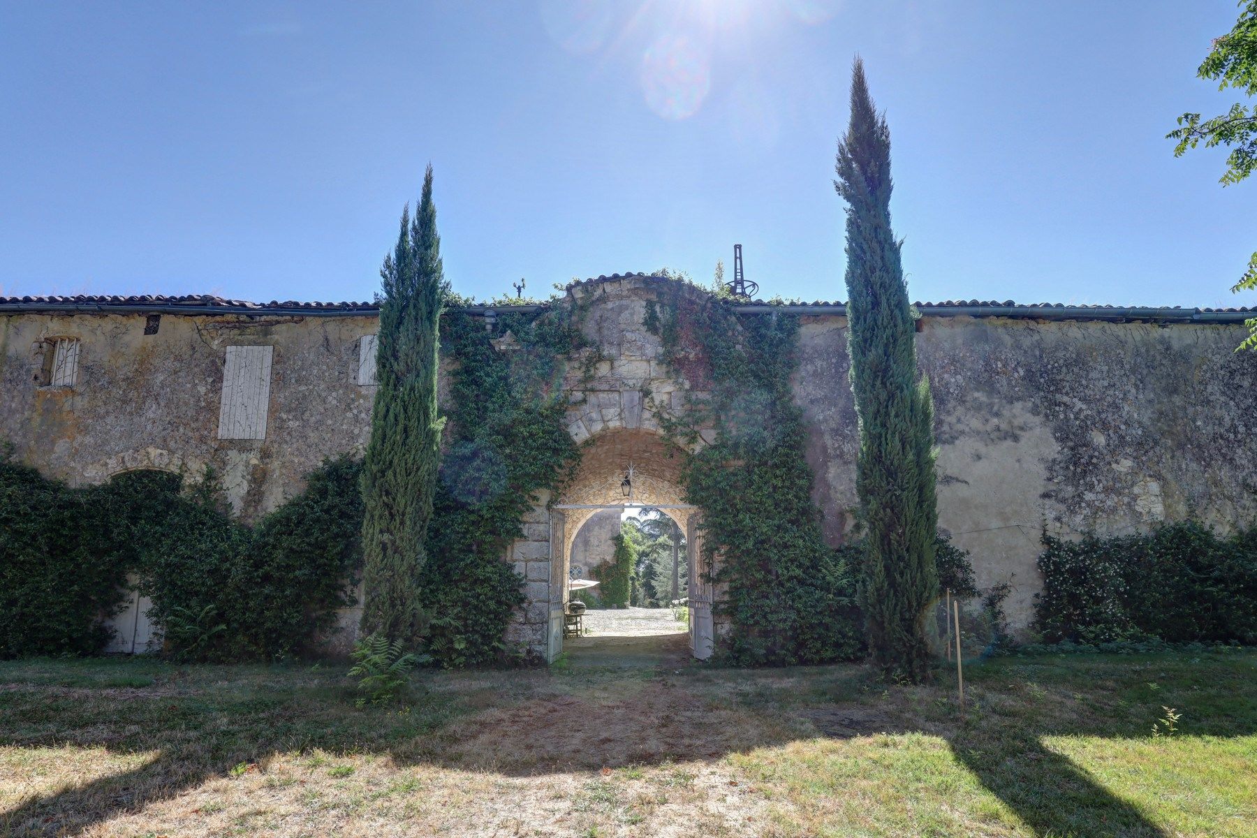 castle 30 Rooms for sale on LECTOURE (32700)