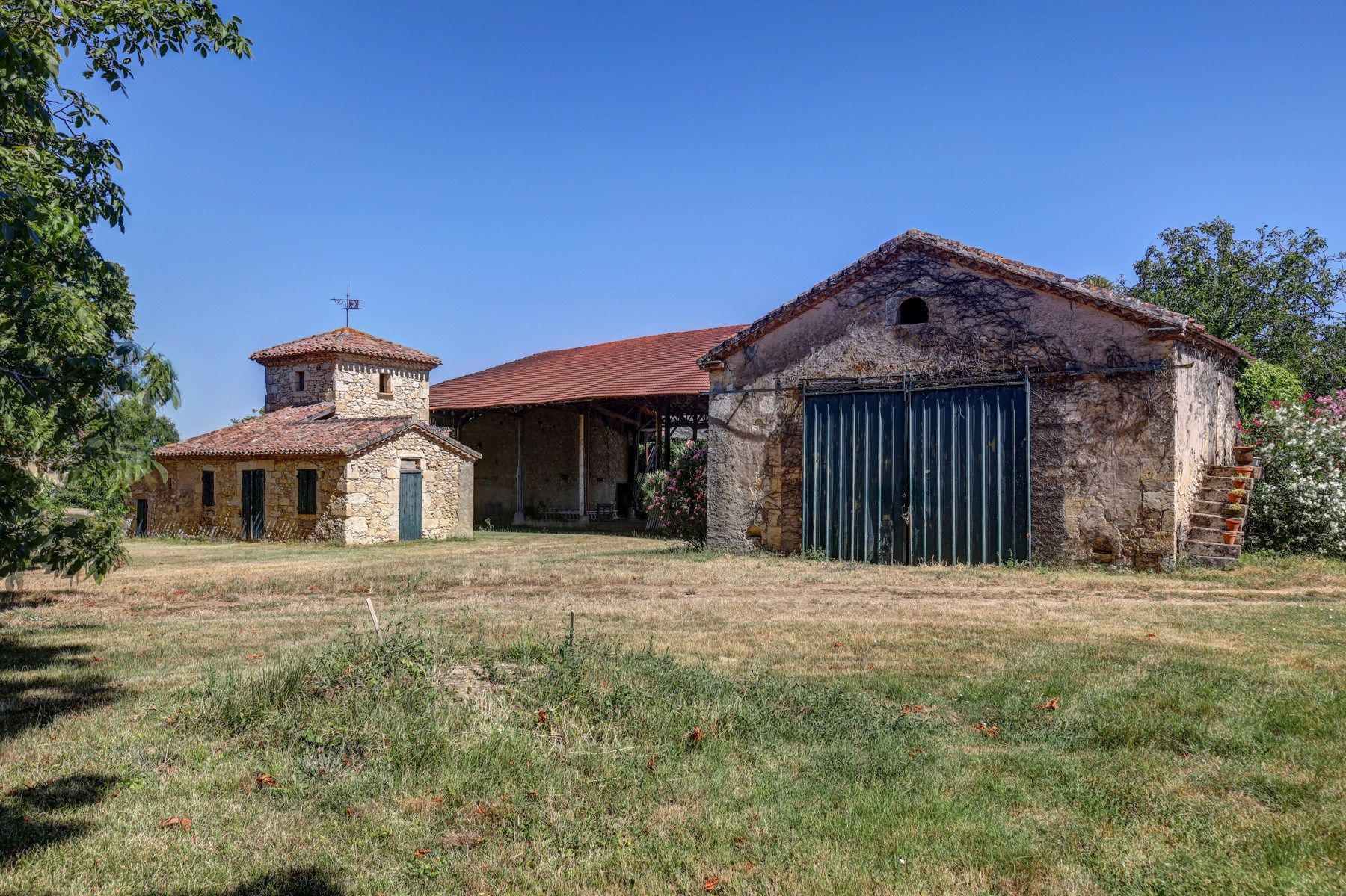 castle 30 Rooms for sale on LECTOURE (32700)