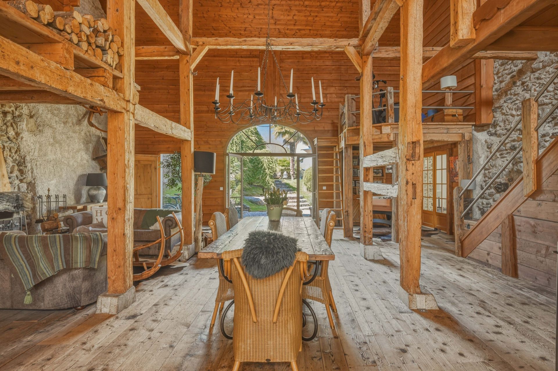 maison de luxe 6 Pièces en vente sur DIVONNE LES BAINS (01220)