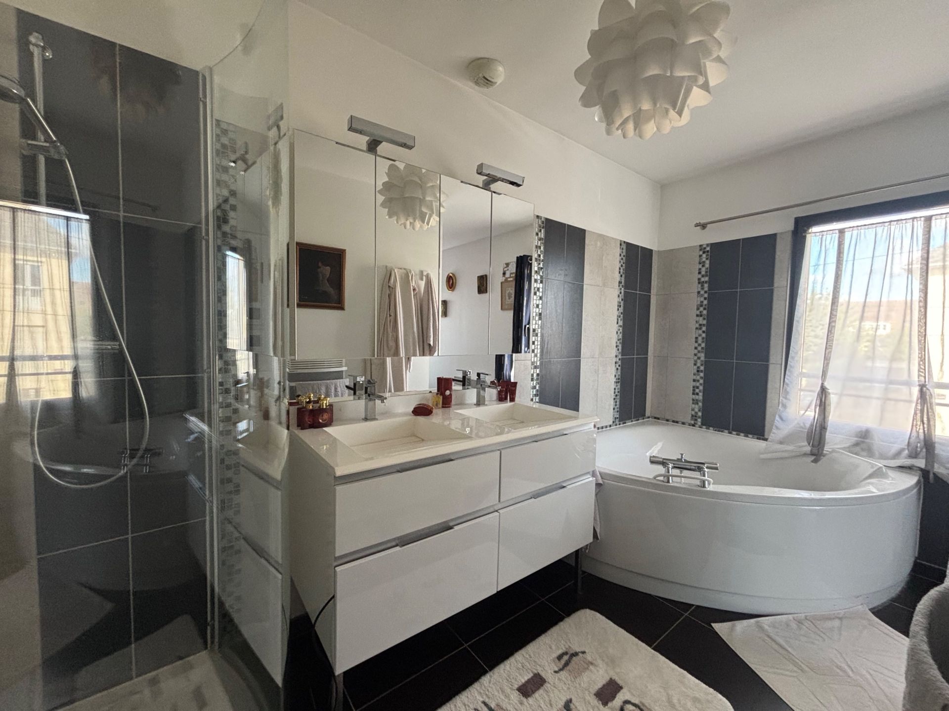 luxury house 7 Rooms for sale on OUISTREHAM (14150)
