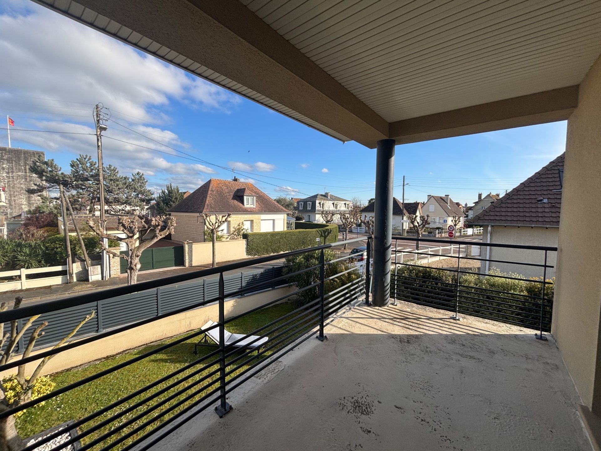 luxury house 7 Rooms for sale on OUISTREHAM (14150)