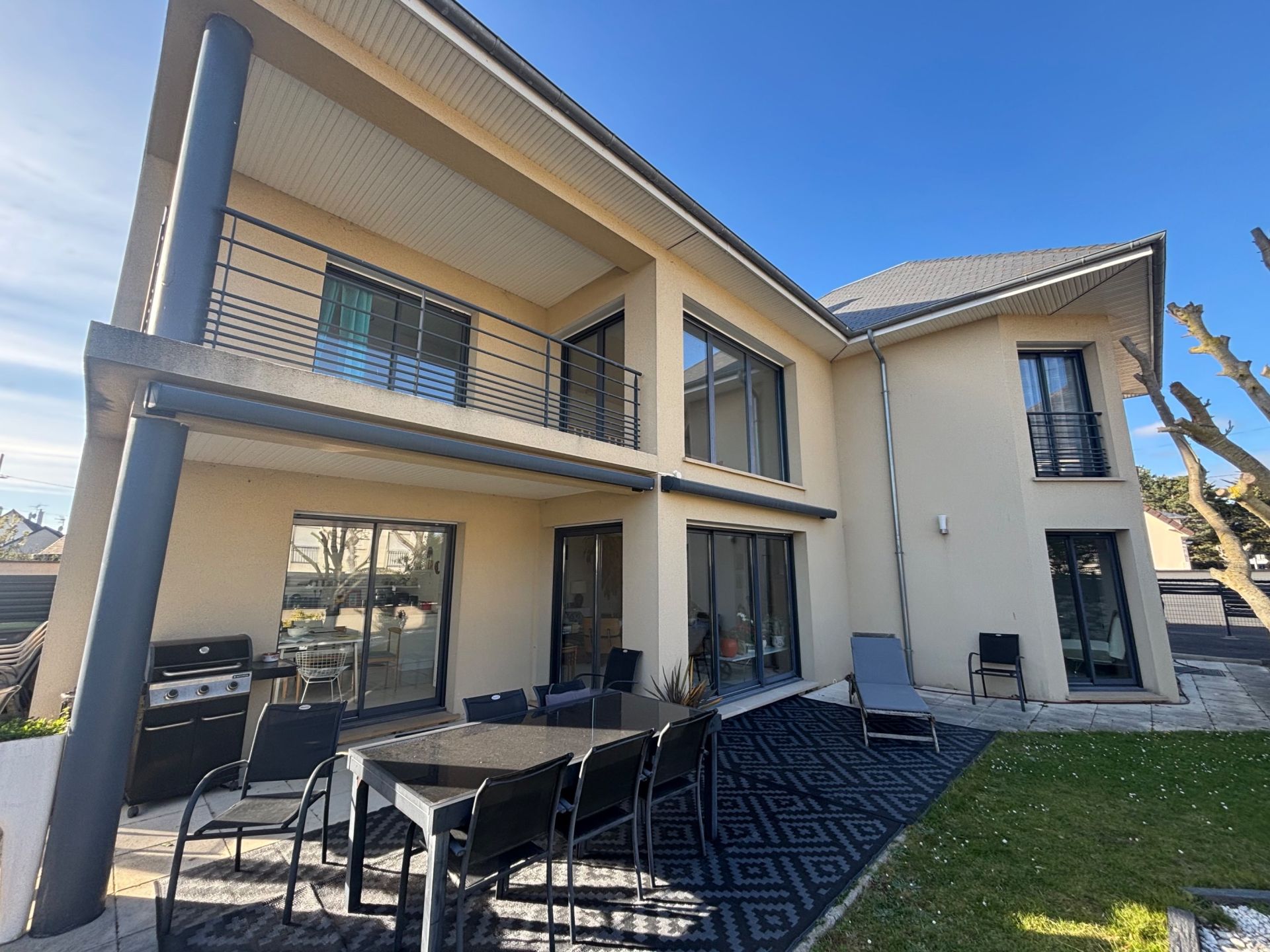 luxury house 7 Rooms for sale on OUISTREHAM (14150)