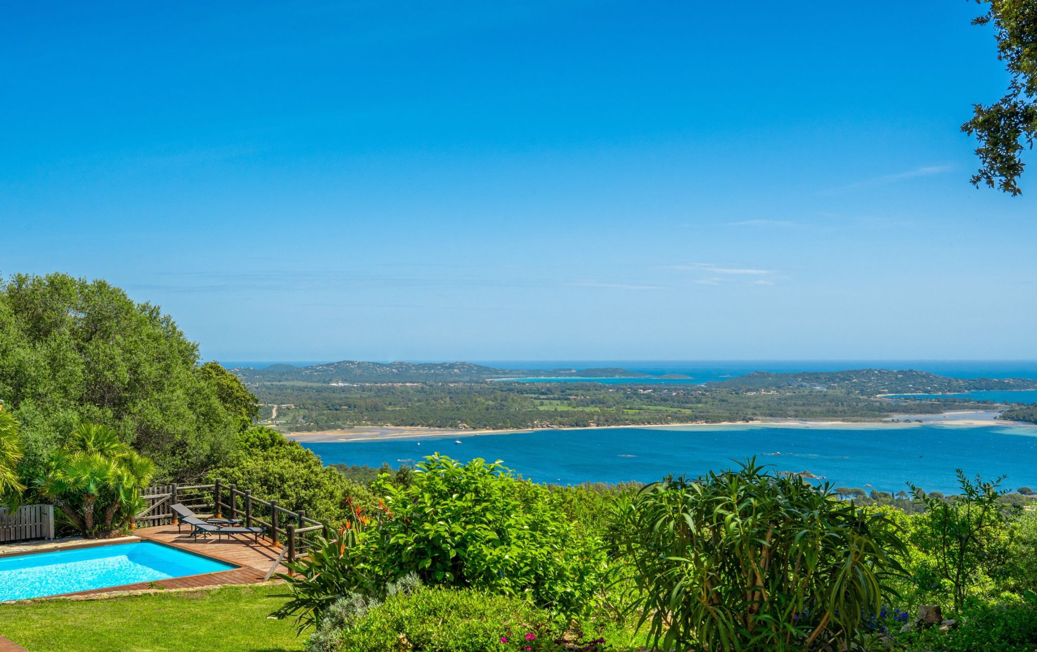 luxury villa 7 Rooms for sale on PORTO VECCHIO (20137)