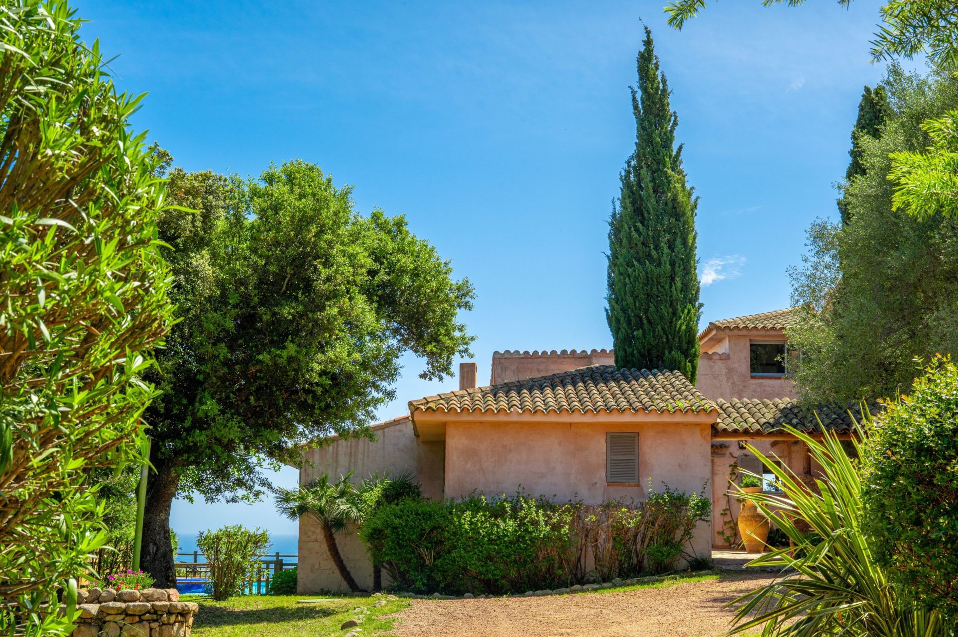 luxury villa 7 Rooms for sale on PORTO VECCHIO (20137)