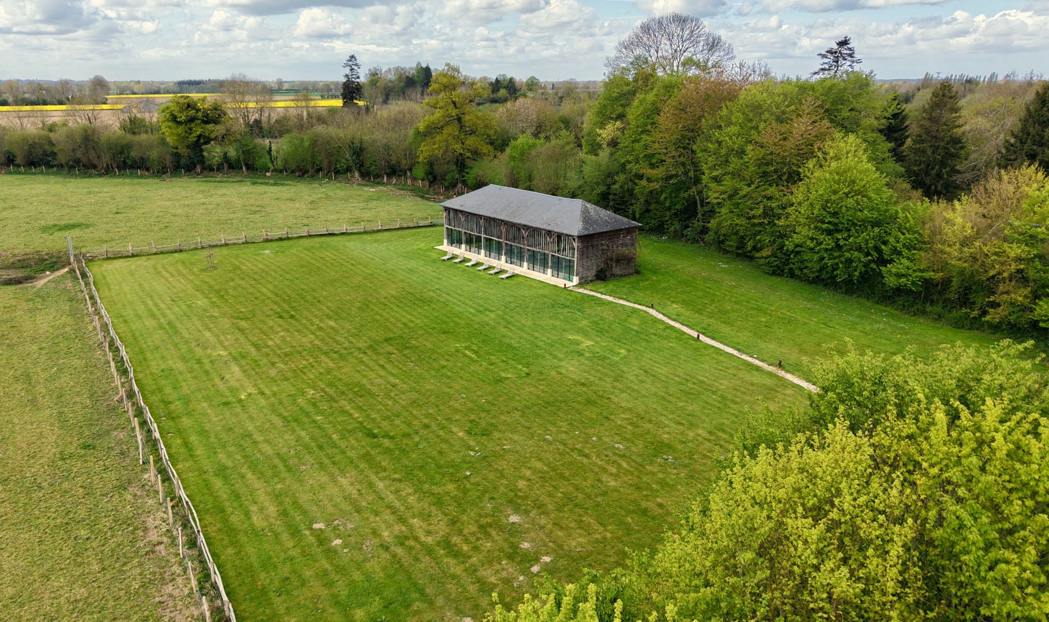 maison de luxe 10 Pièces en vente sur MORAINVILLE JOUVEAUX (27260)
