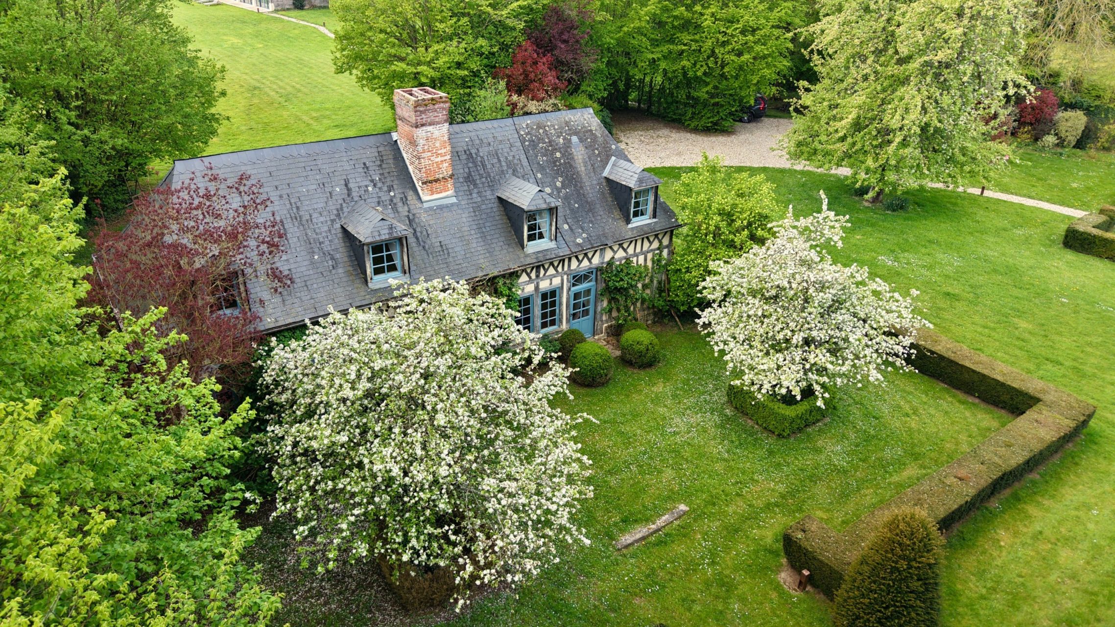 maison de luxe 10 Pièces en vente sur MORAINVILLE JOUVEAUX (27260)