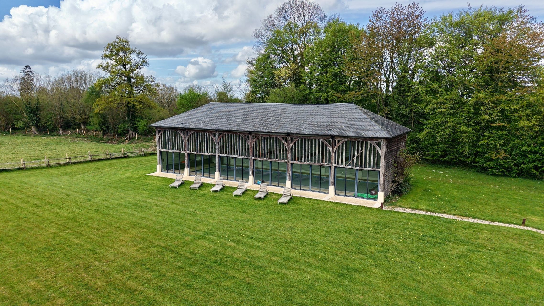 maison de luxe 10 Pièces en vente sur MORAINVILLE JOUVEAUX (27260)