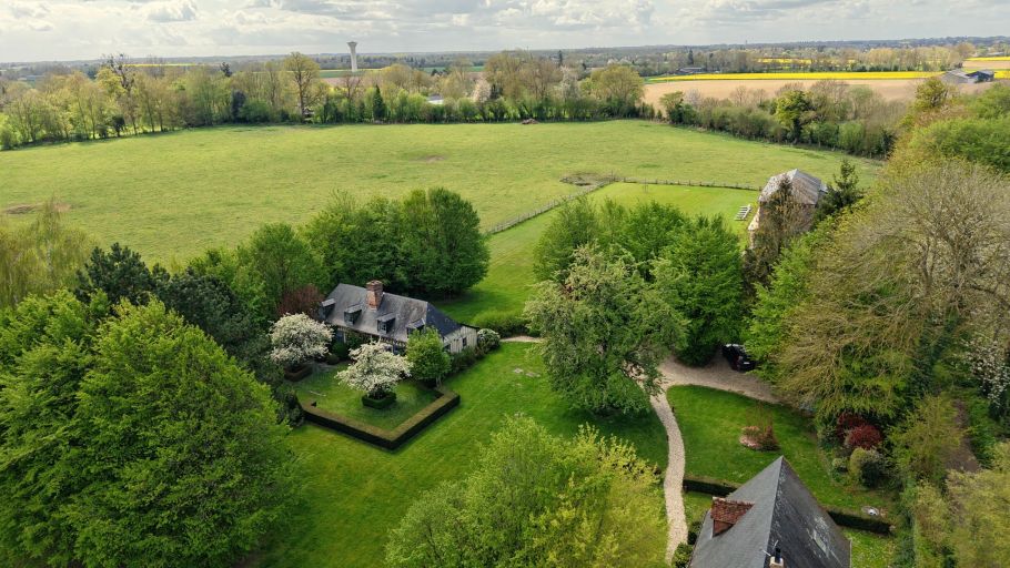 maison de luxe 10 Pièces en vente sur MORAINVILLE JOUVEAUX (27260)