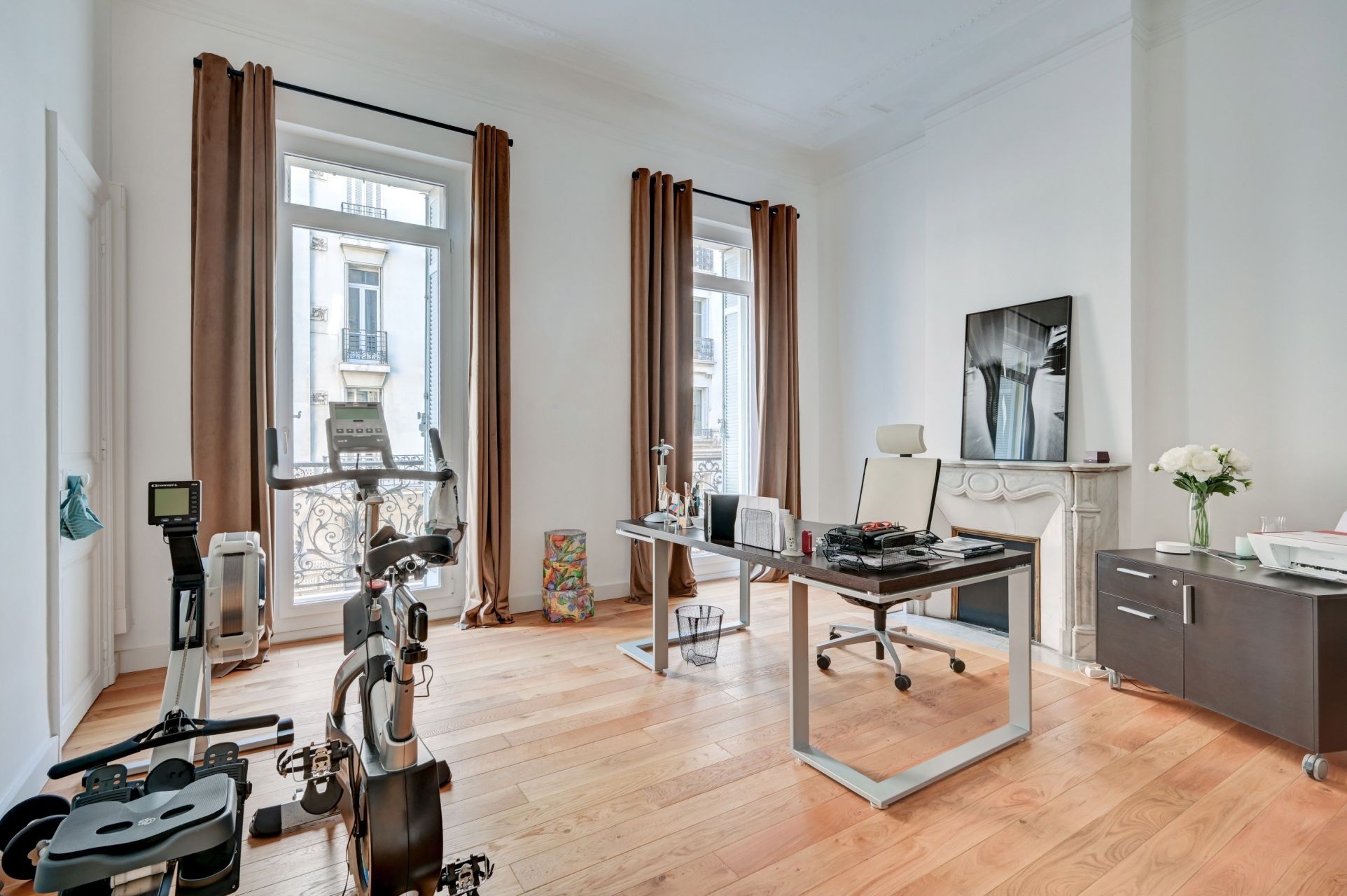 luxury apartment 5 Rooms for sale on MARSEILLE (13008)