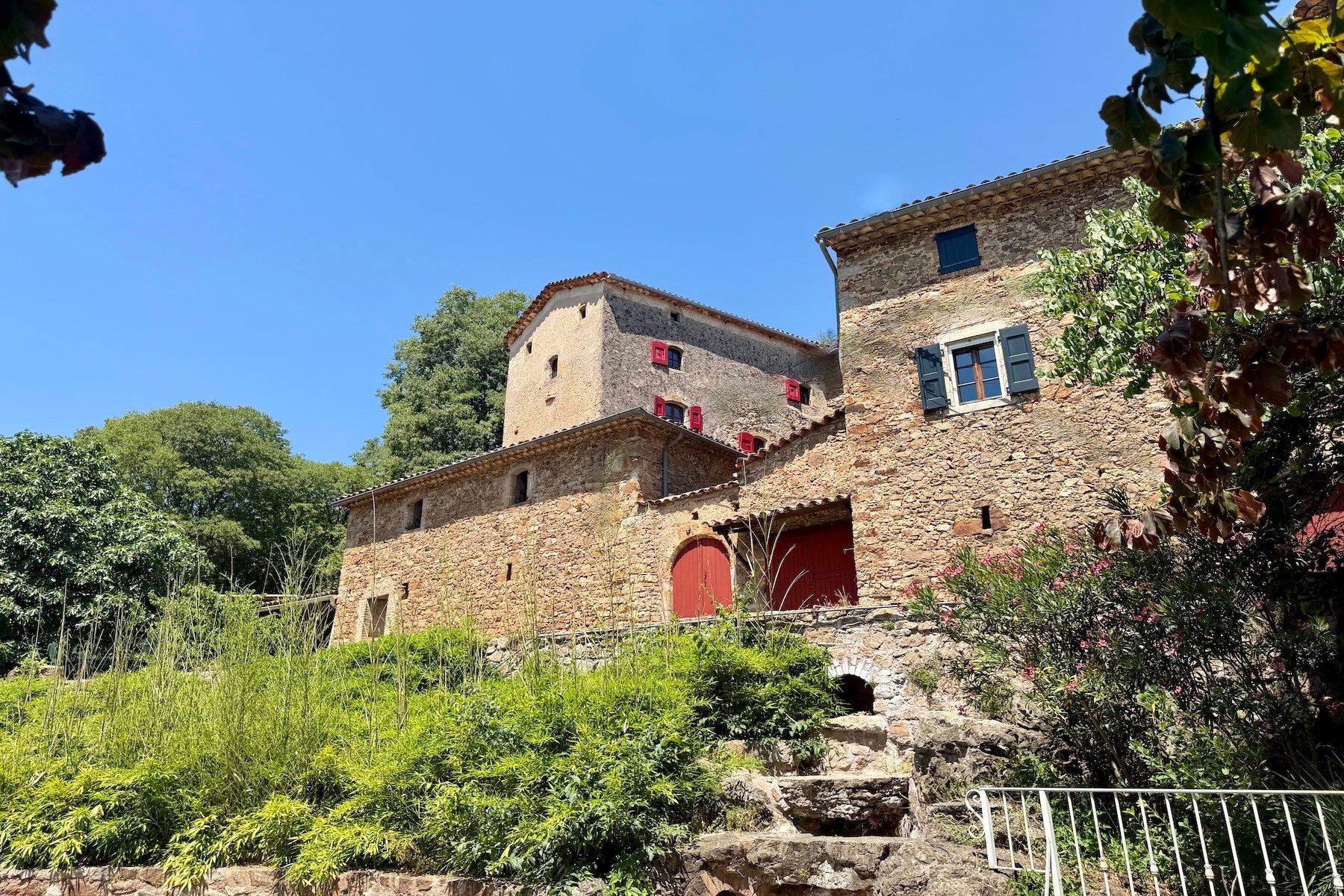 mas 33 Rooms for sale on ANDUZE (30140)