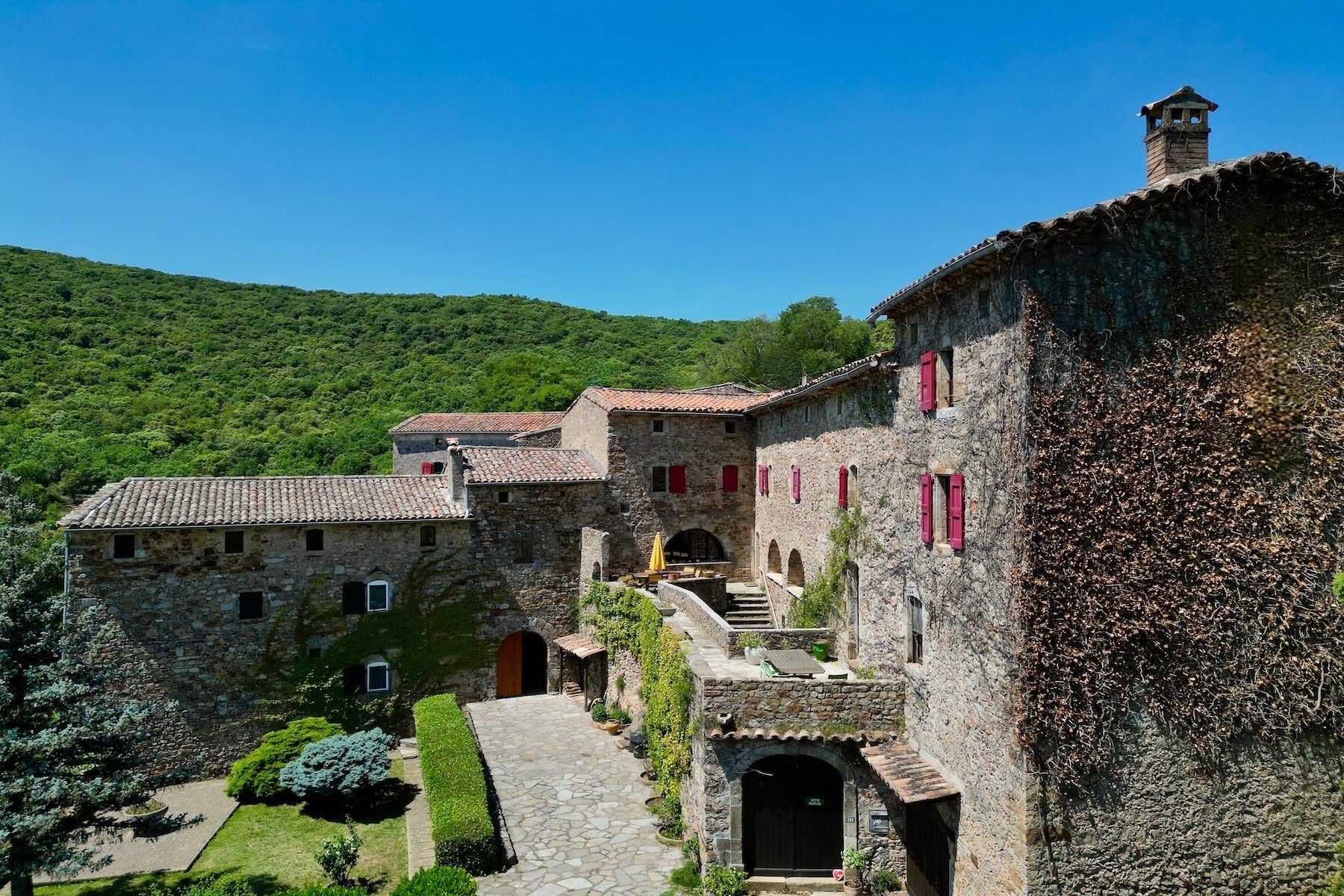 mas 33 Rooms for sale on ANDUZE (30140)