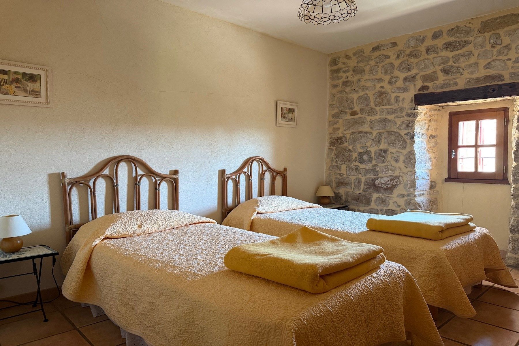 mas 33 Rooms for sale on ANDUZE (30140)