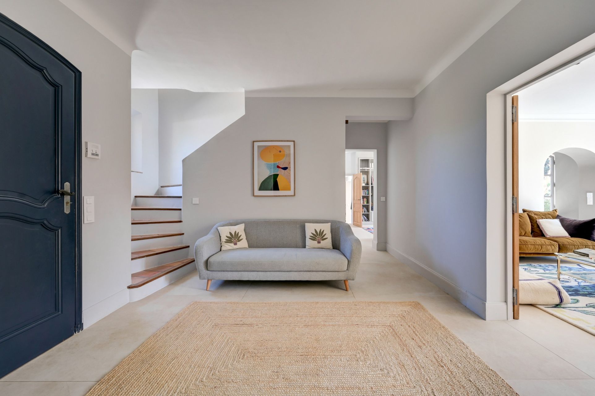 luxury house 7 Rooms for sale on LUYNES (13080)