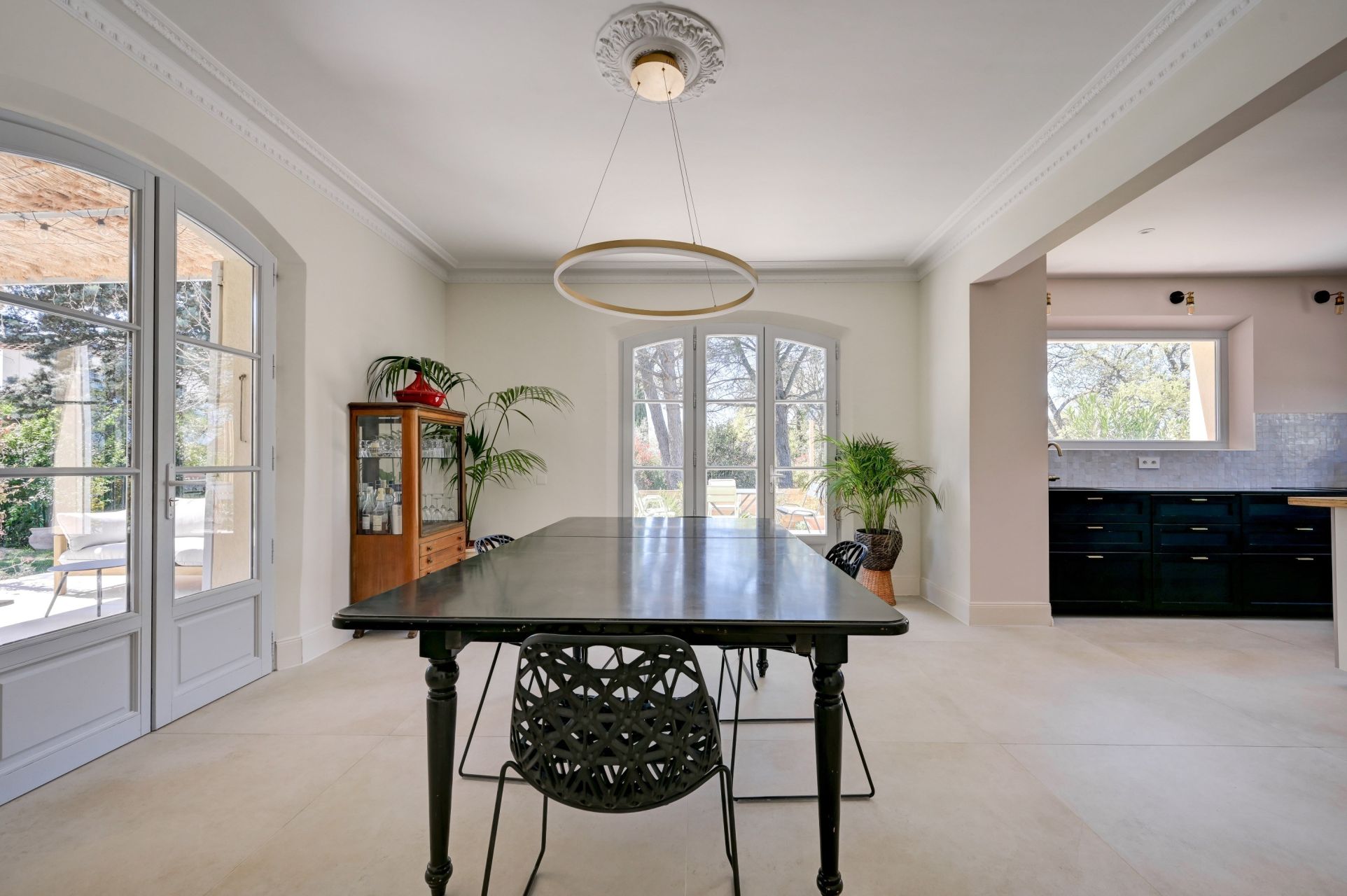 luxury house 7 Rooms for sale on LUYNES (13080)